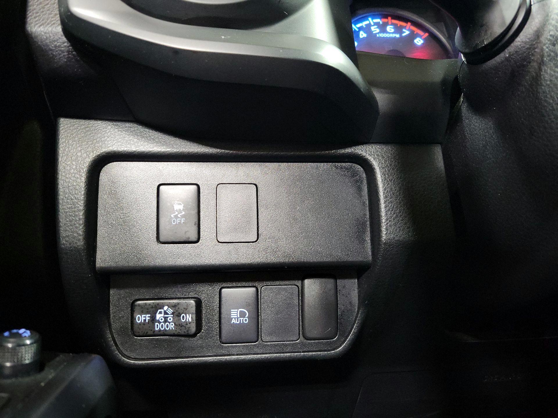 Thumbnail: 2022 Toyota Tacoma - 13