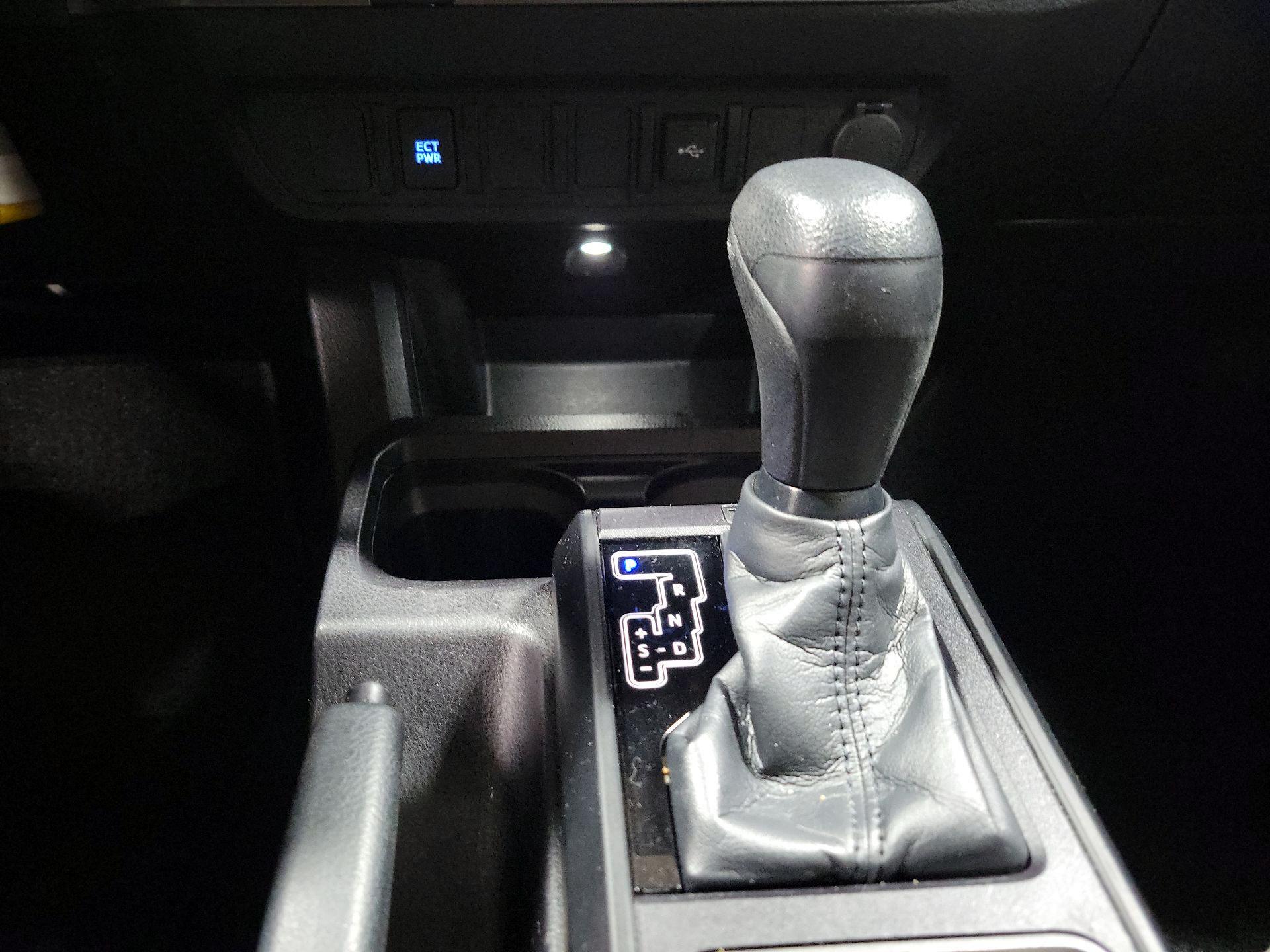 Thumbnail: 2022 Toyota Tacoma - 17