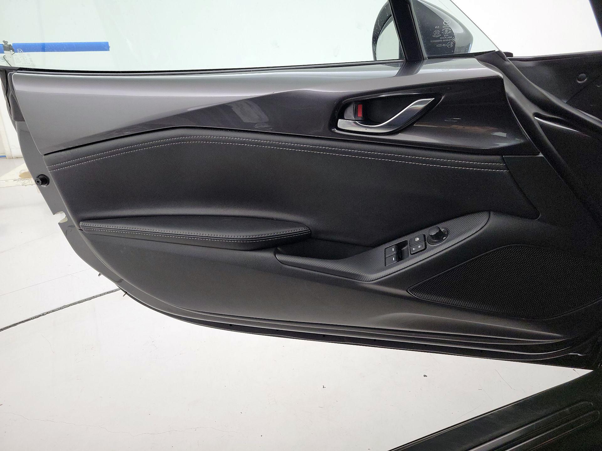 Thumbnail: 2021 Mazda MX-5 Miata - 12