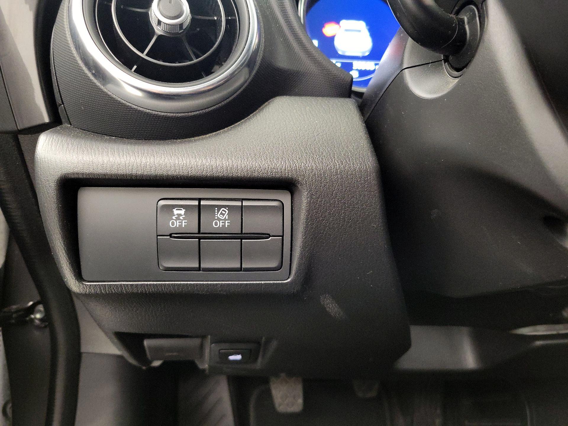 Thumbnail: 2021 Mazda MX-5 Miata - 13