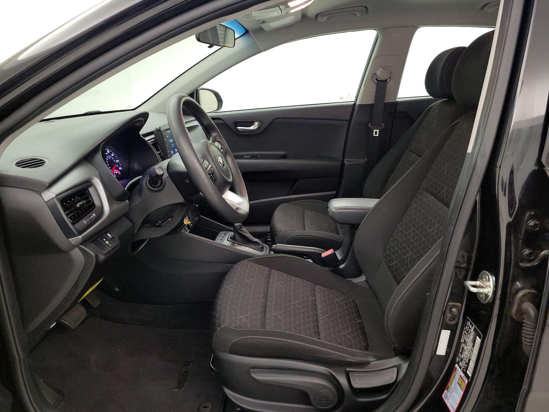 Thumbnail: 2020 Kia Rio - 11