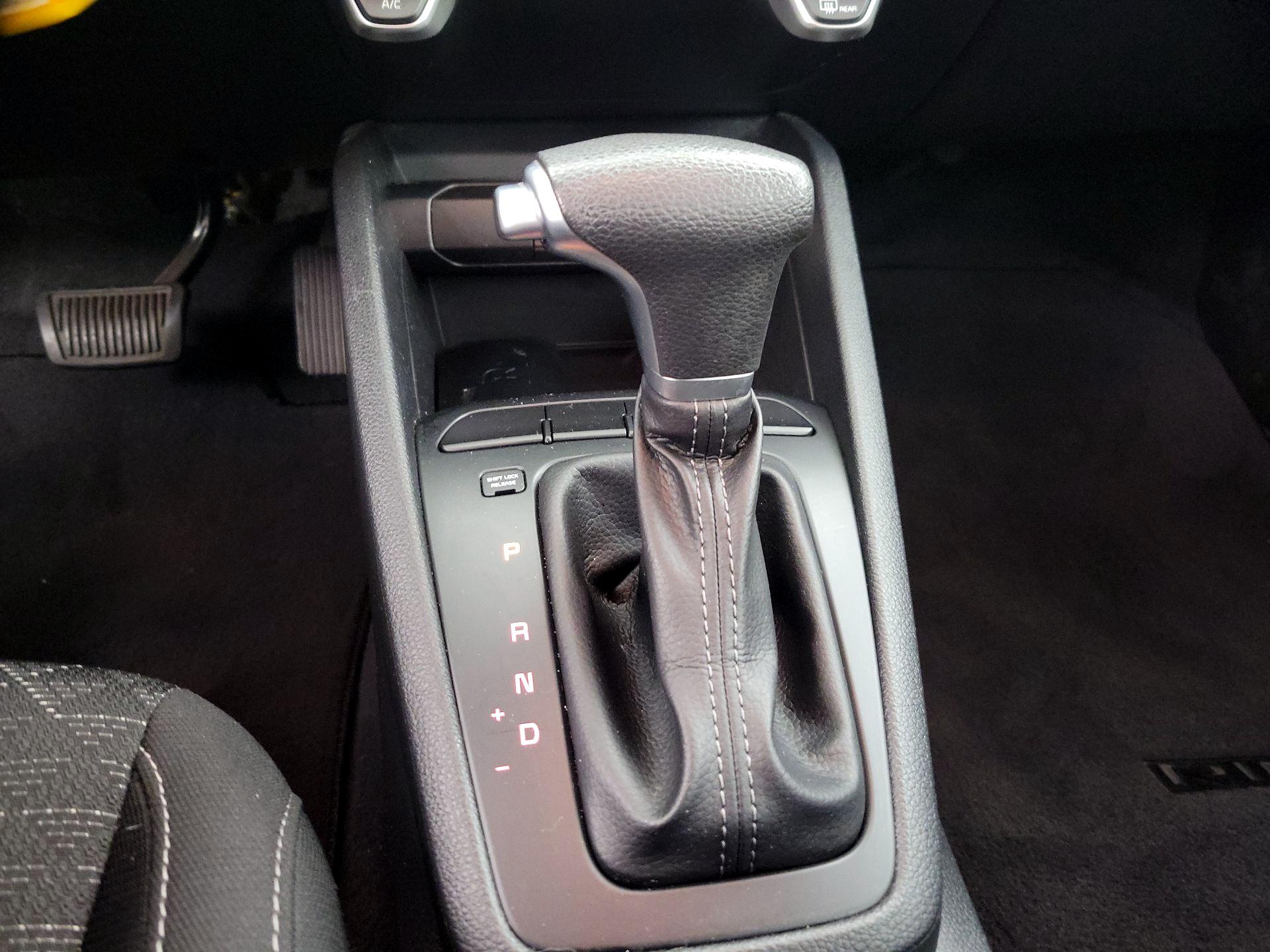 Thumbnail: 2020 Kia Rio - 17