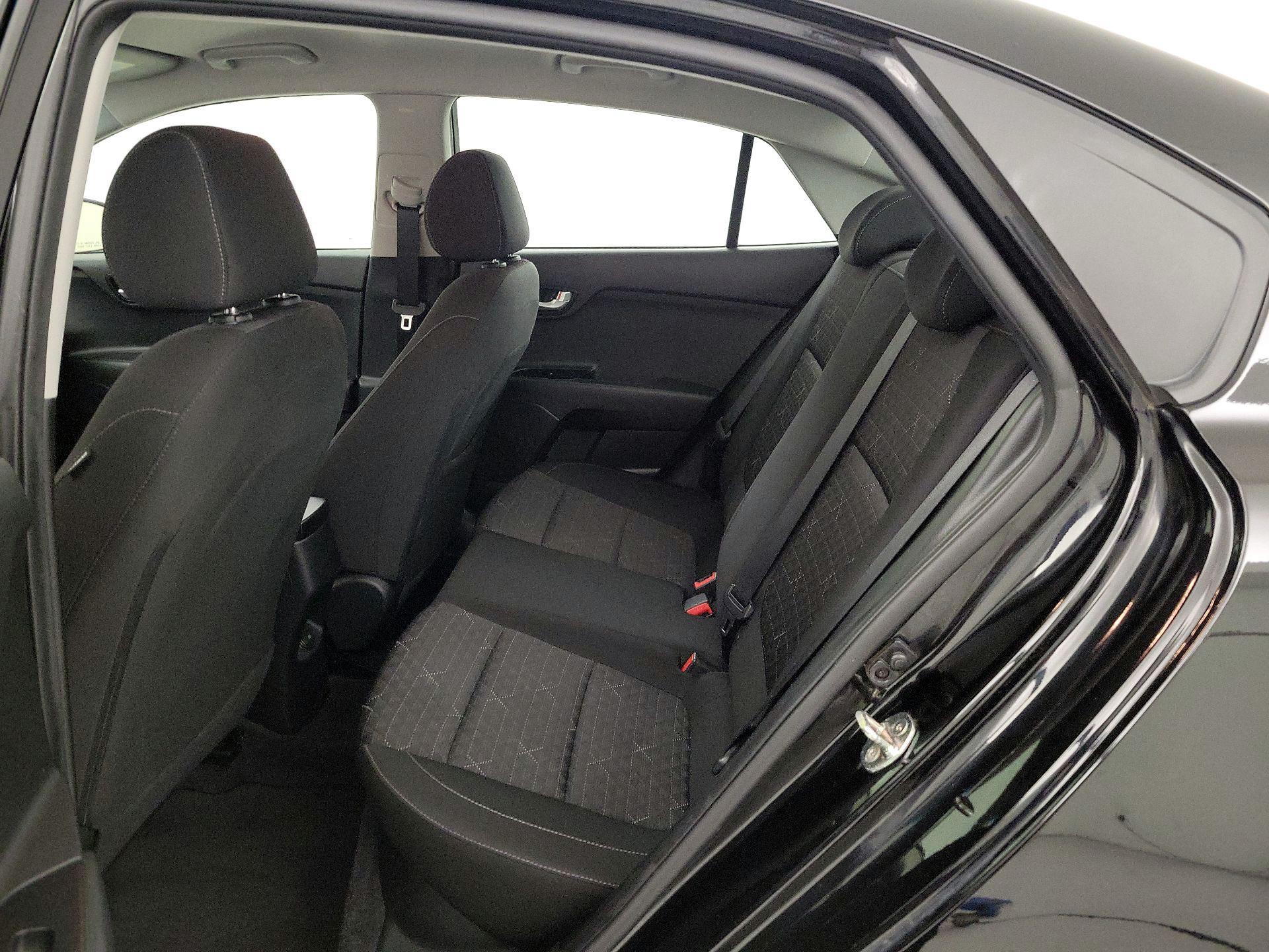 Thumbnail: 2020 Kia Rio - 18