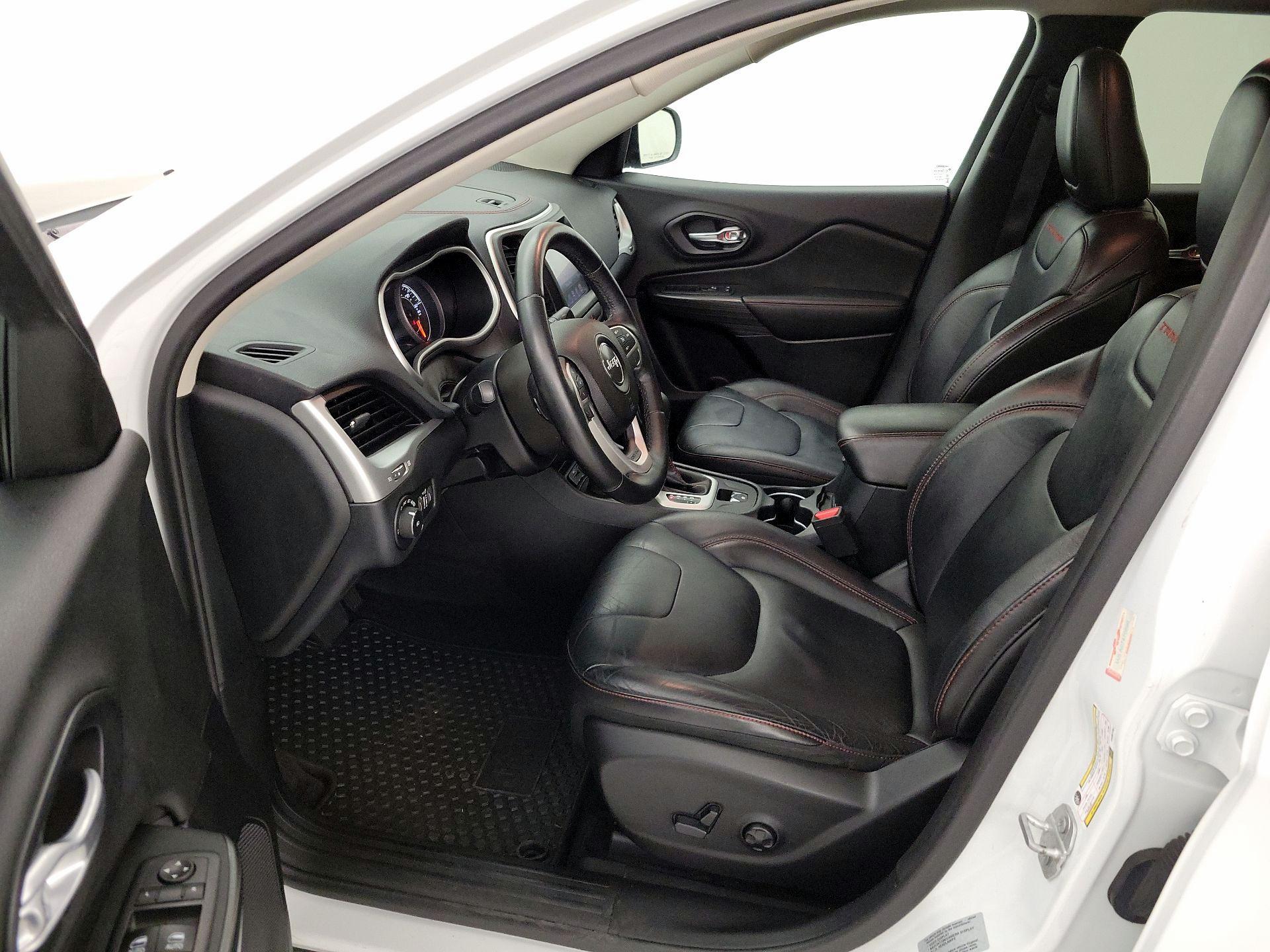 Thumbnail: 2016 Jeep Cherokee - 11