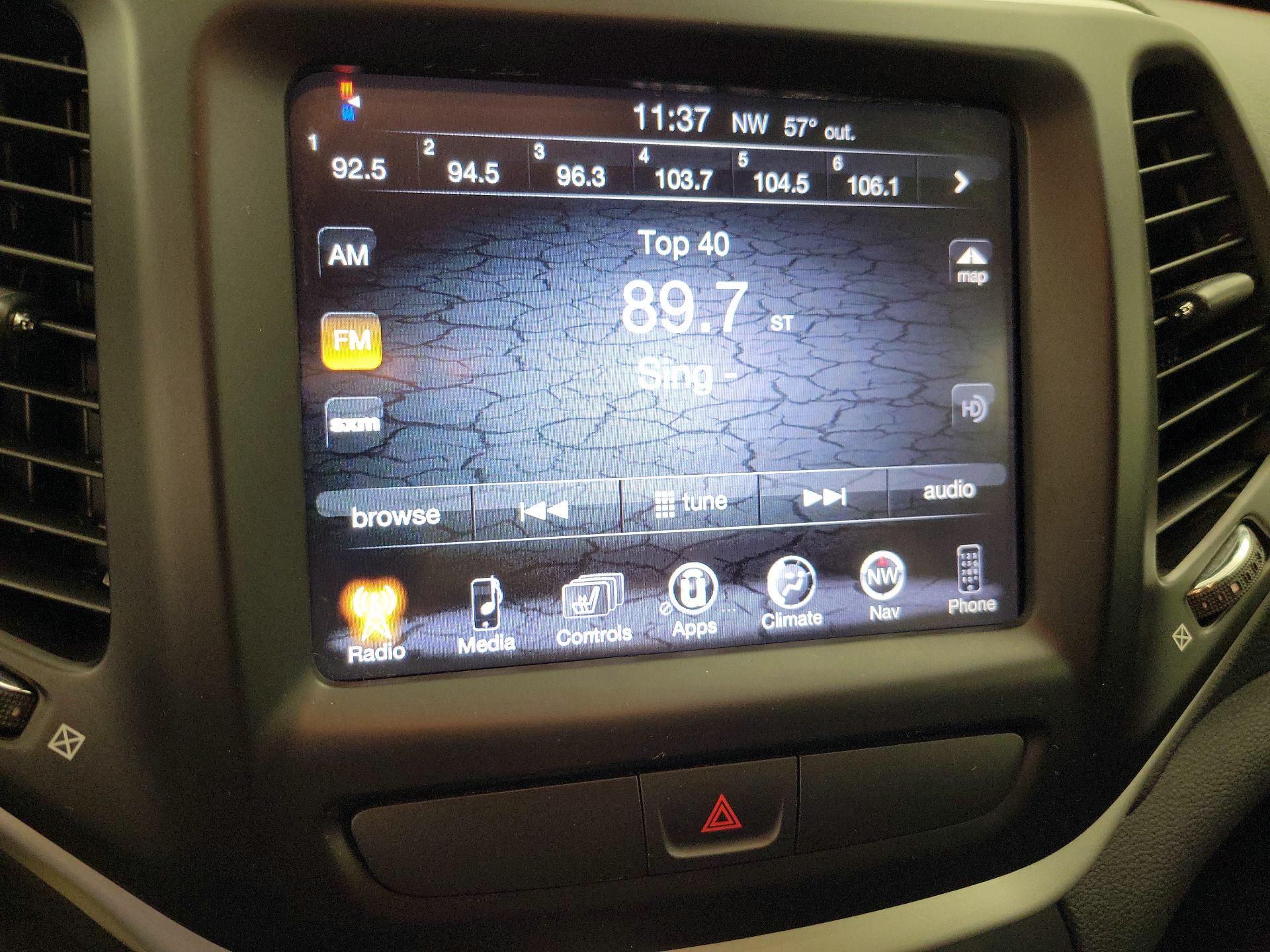 Thumbnail: 2016 Jeep Cherokee - 16