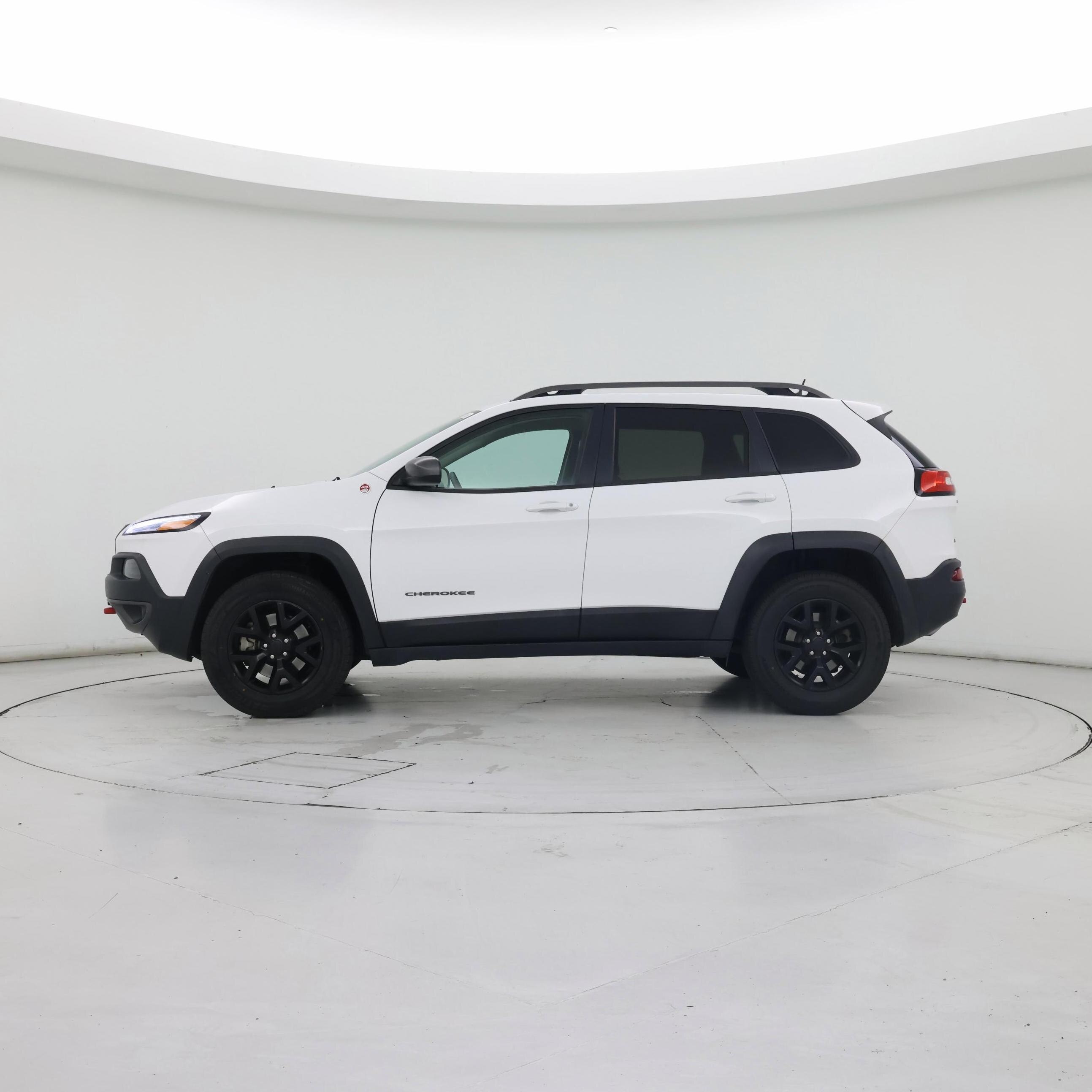 Thumbnail: 2016 Jeep Cherokee - 3