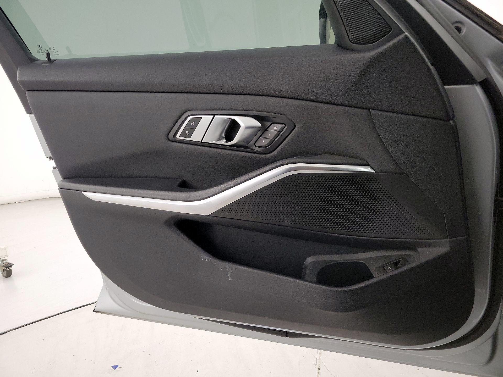 Thumbnail: 2019 BMW 3 Series - 12