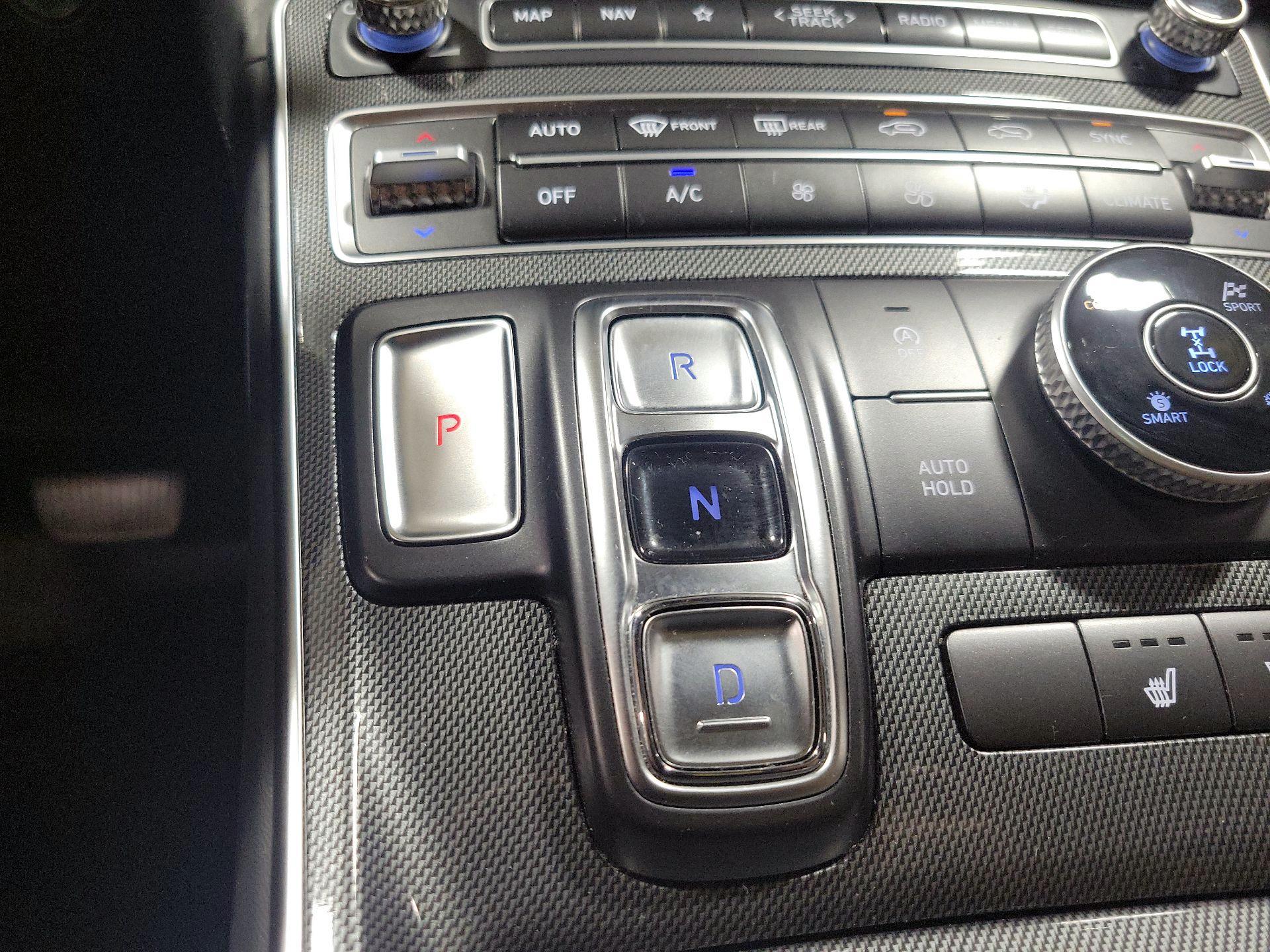 Thumbnail: 2022 Hyundai Santa Fe - 17