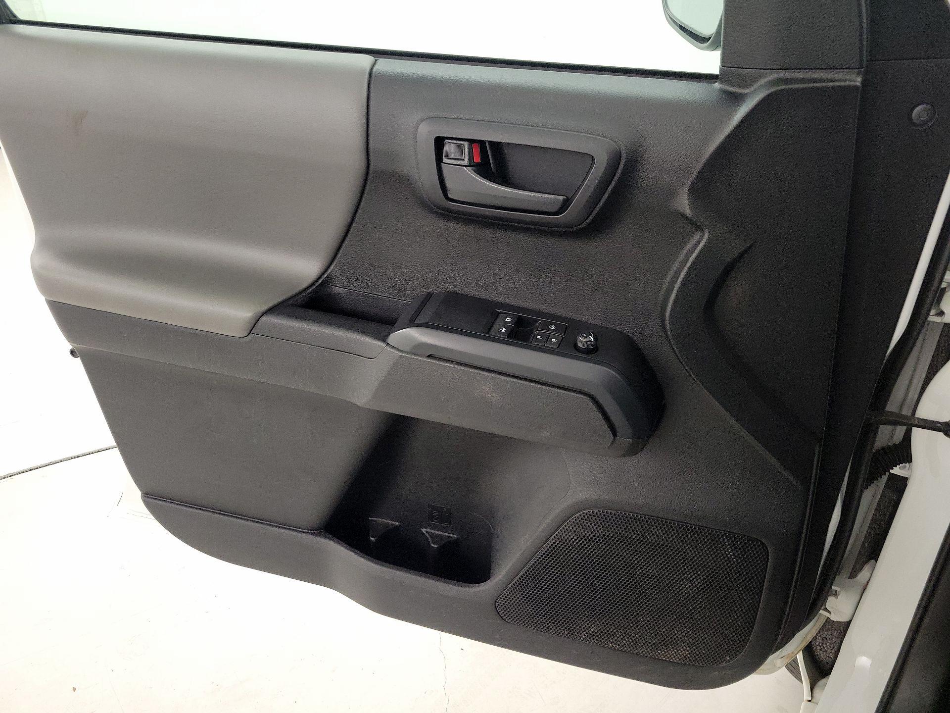 Thumbnail: 2021 Toyota Tacoma - 12