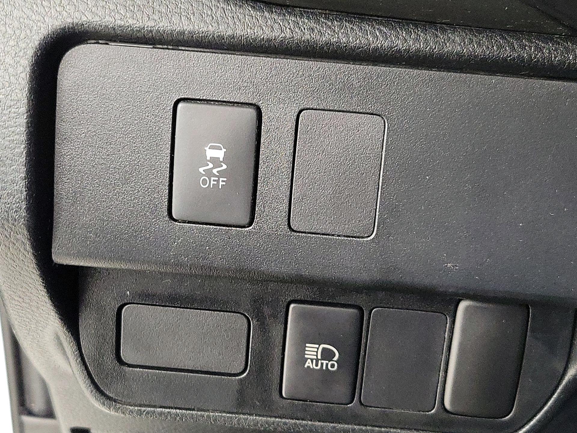 Thumbnail: 2021 Toyota Tacoma - 13