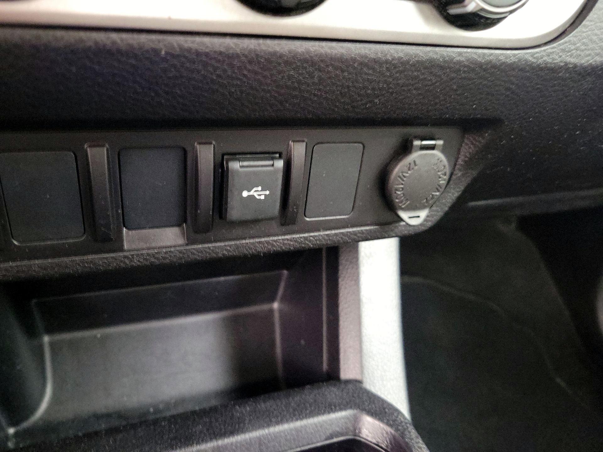 Thumbnail: 2021 Toyota Tacoma - 18