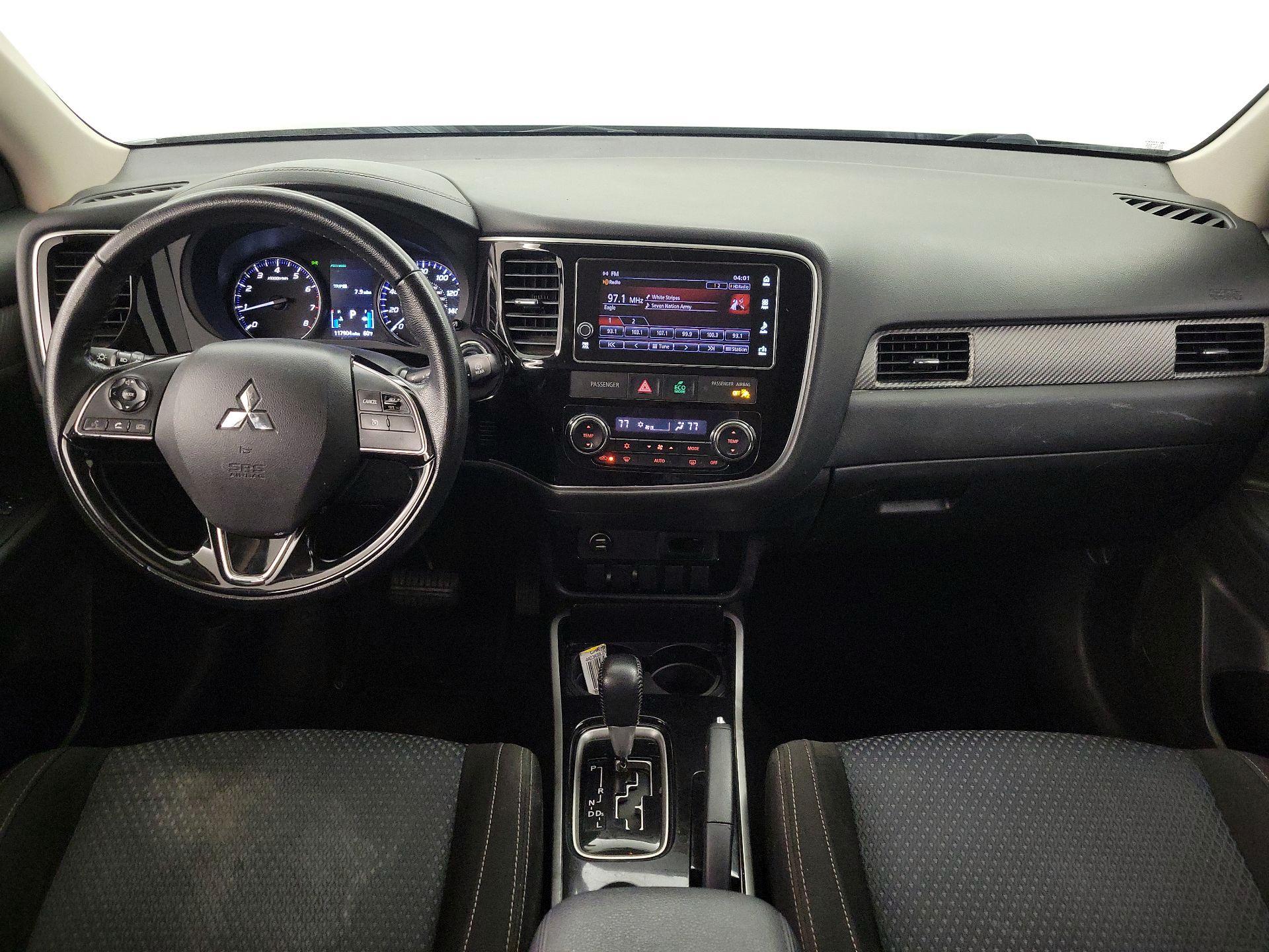 Thumbnail: 2018 Mitsubishi Outlander - 9