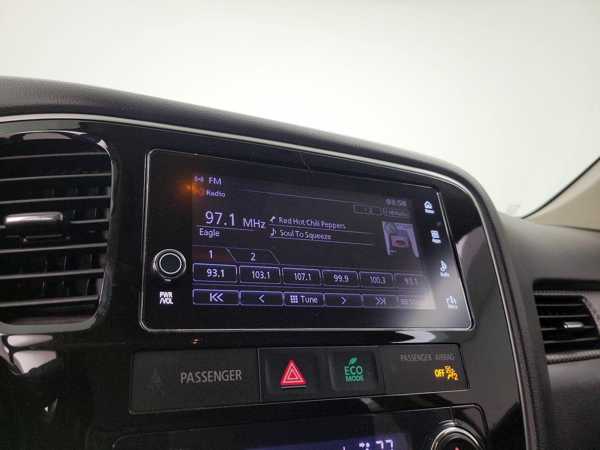 Thumbnail: 2018 Mitsubishi Outlander - 15