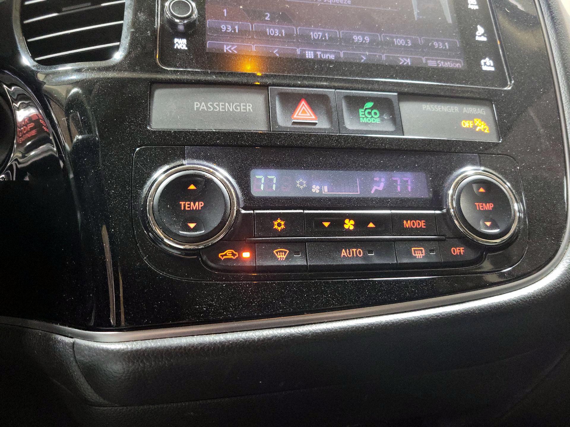 Thumbnail: 2018 Mitsubishi Outlander - 16