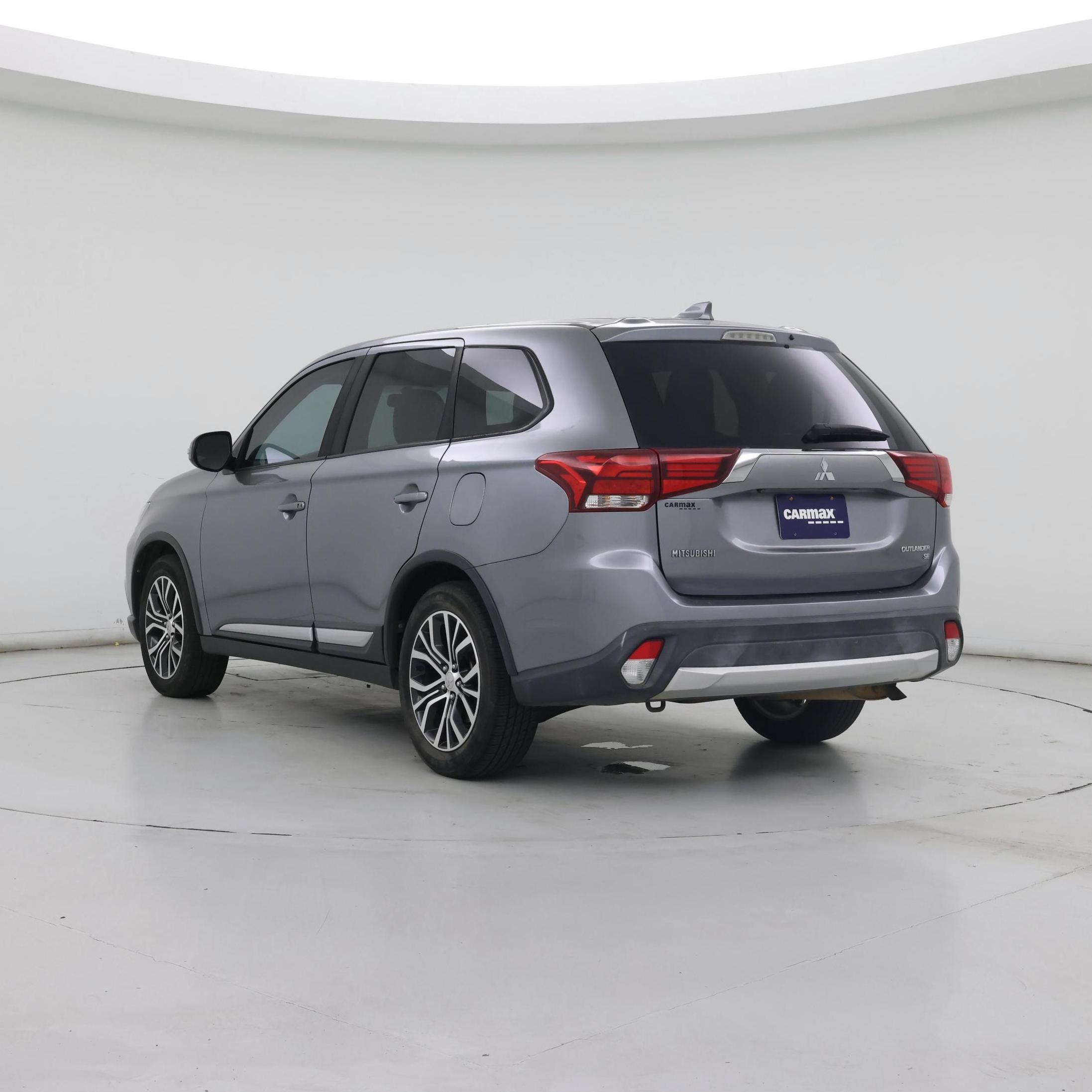 Thumbnail: 2018 Mitsubishi Outlander - 2