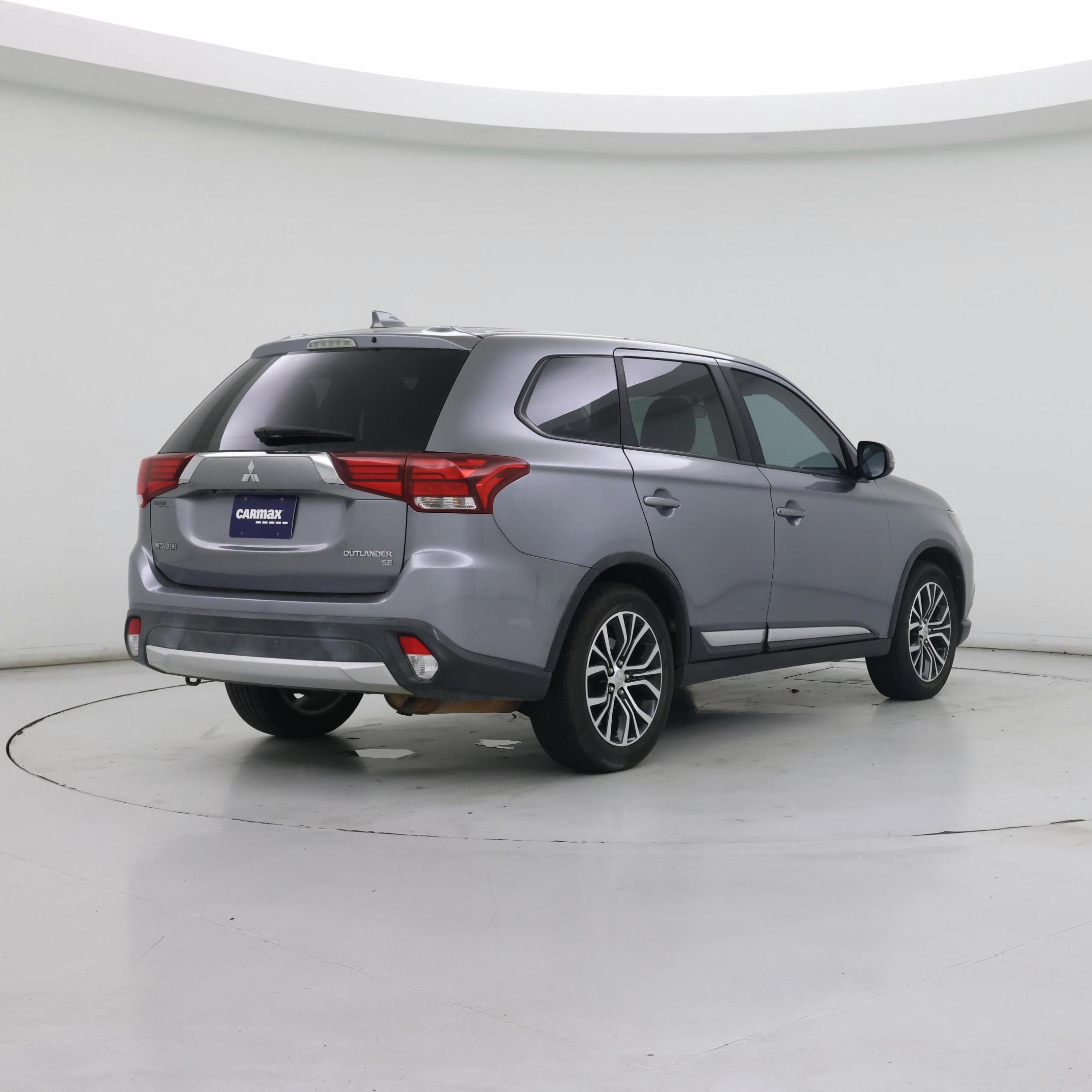 Thumbnail: 2018 Mitsubishi Outlander - 8
