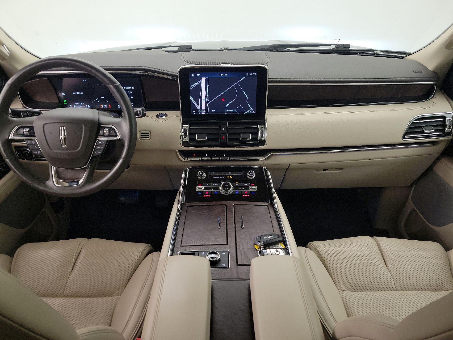 Thumbnail: 2021 Lincoln Navigator L - 9