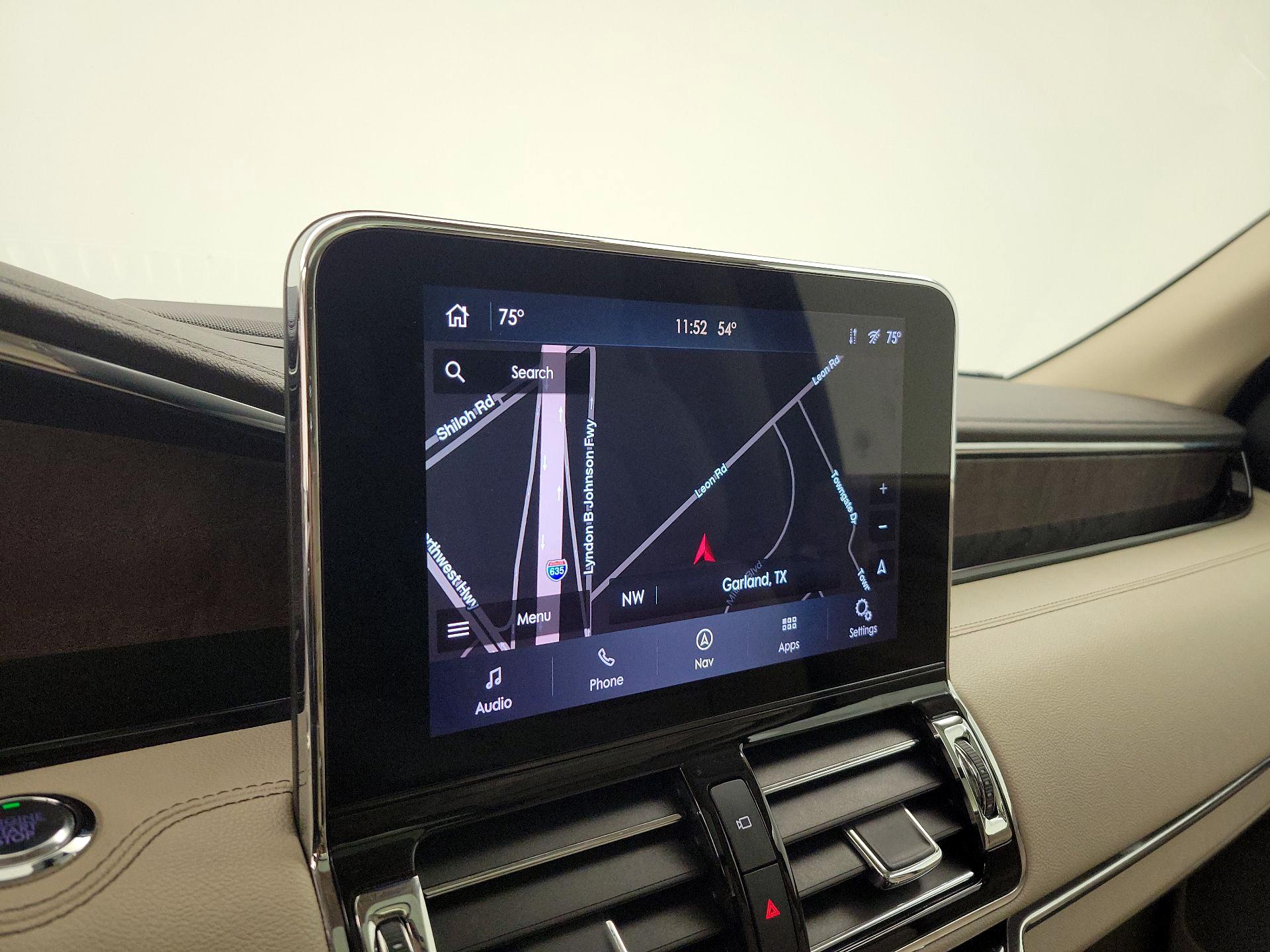 Thumbnail: 2021 Lincoln Navigator L - 14