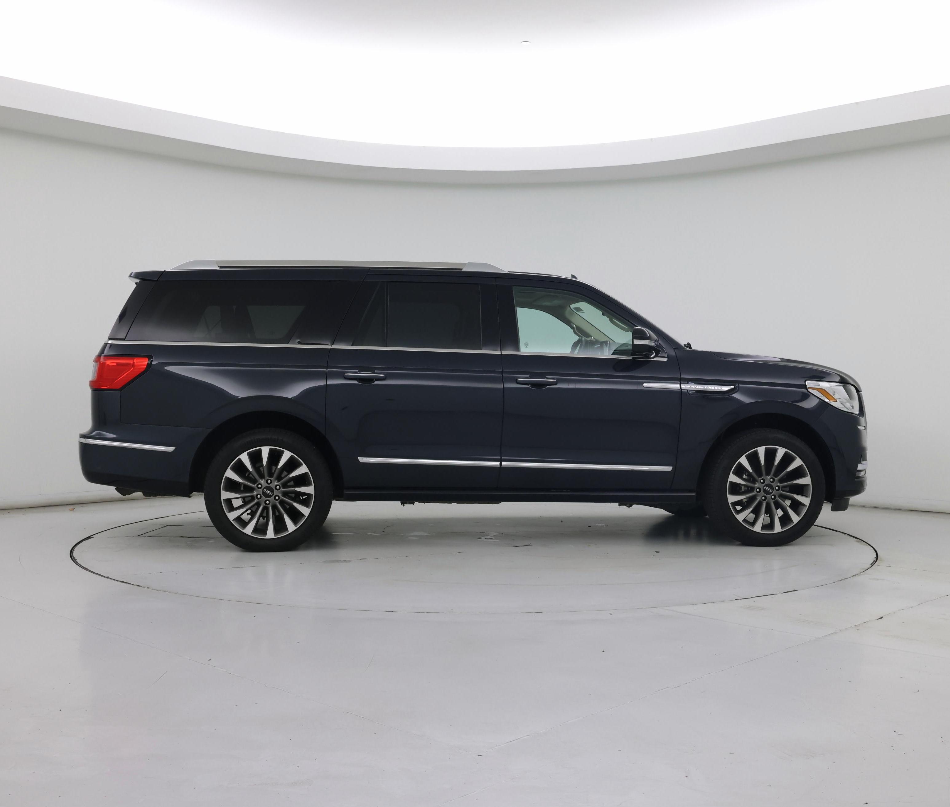 Thumbnail: 2021 Lincoln Navigator L - 7