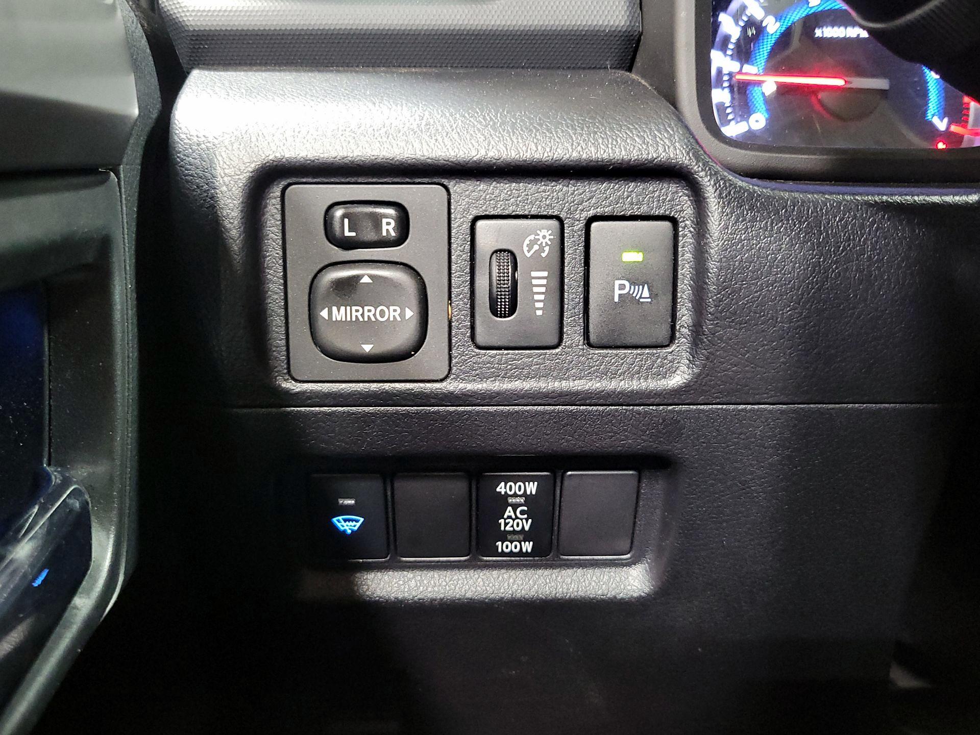 Thumbnail: 2017 Toyota 4Runner - 13