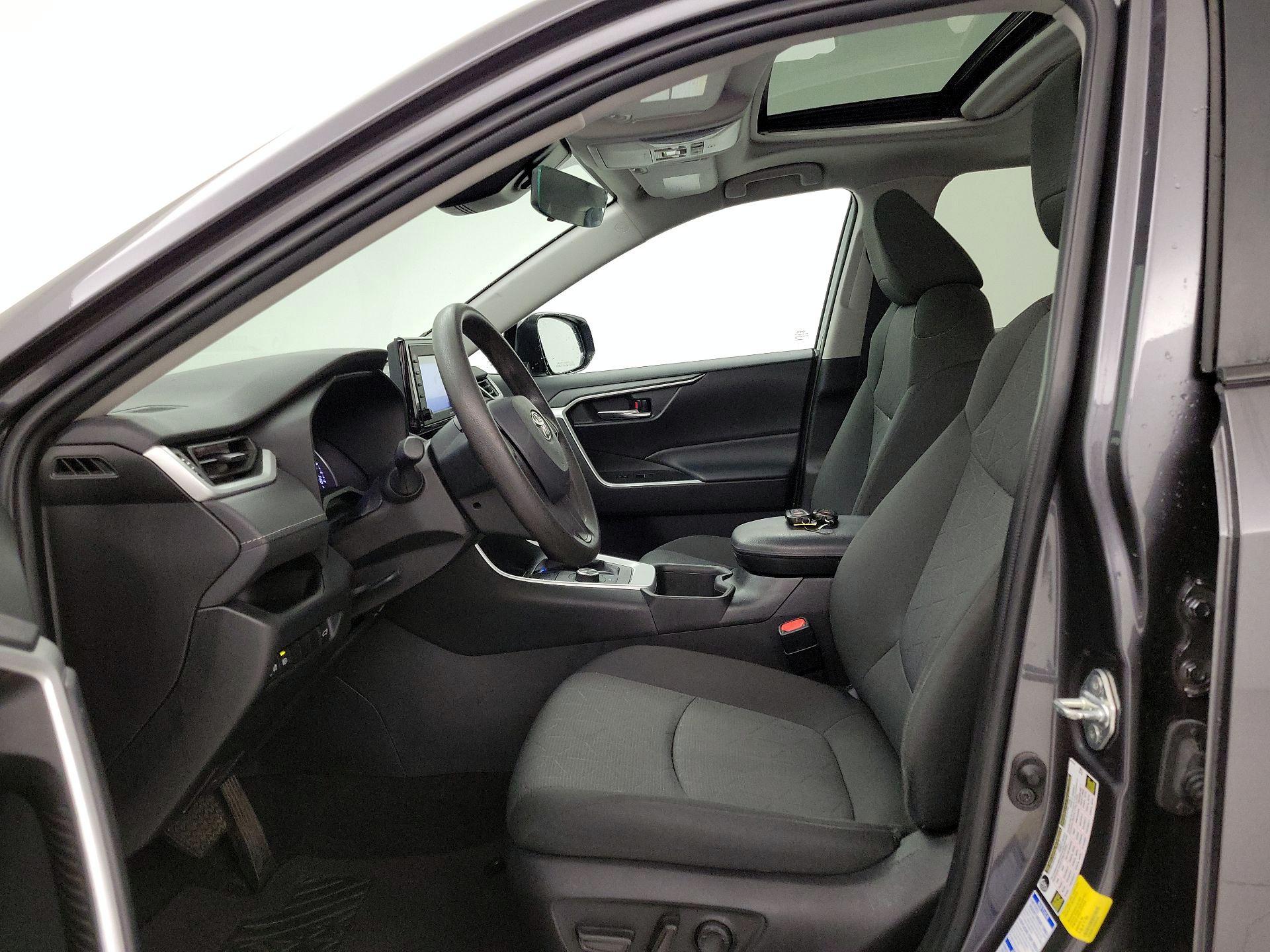 Thumbnail: 2022 Toyota RAV4 - 11