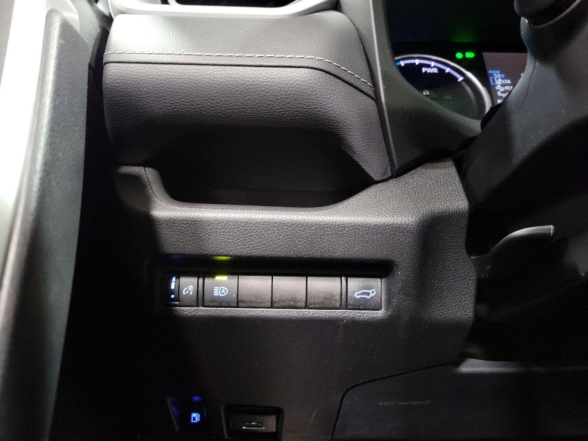 Thumbnail: 2022 Toyota RAV4 - 13