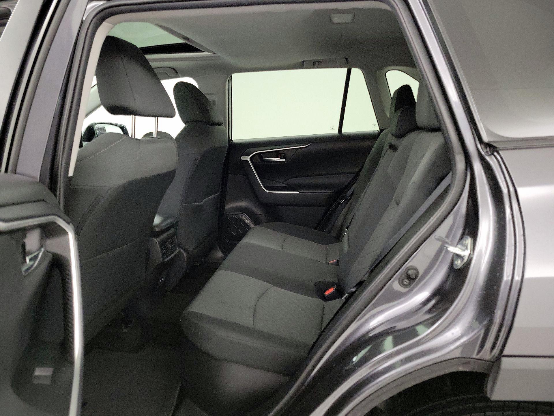 Thumbnail: 2022 Toyota RAV4 - 19