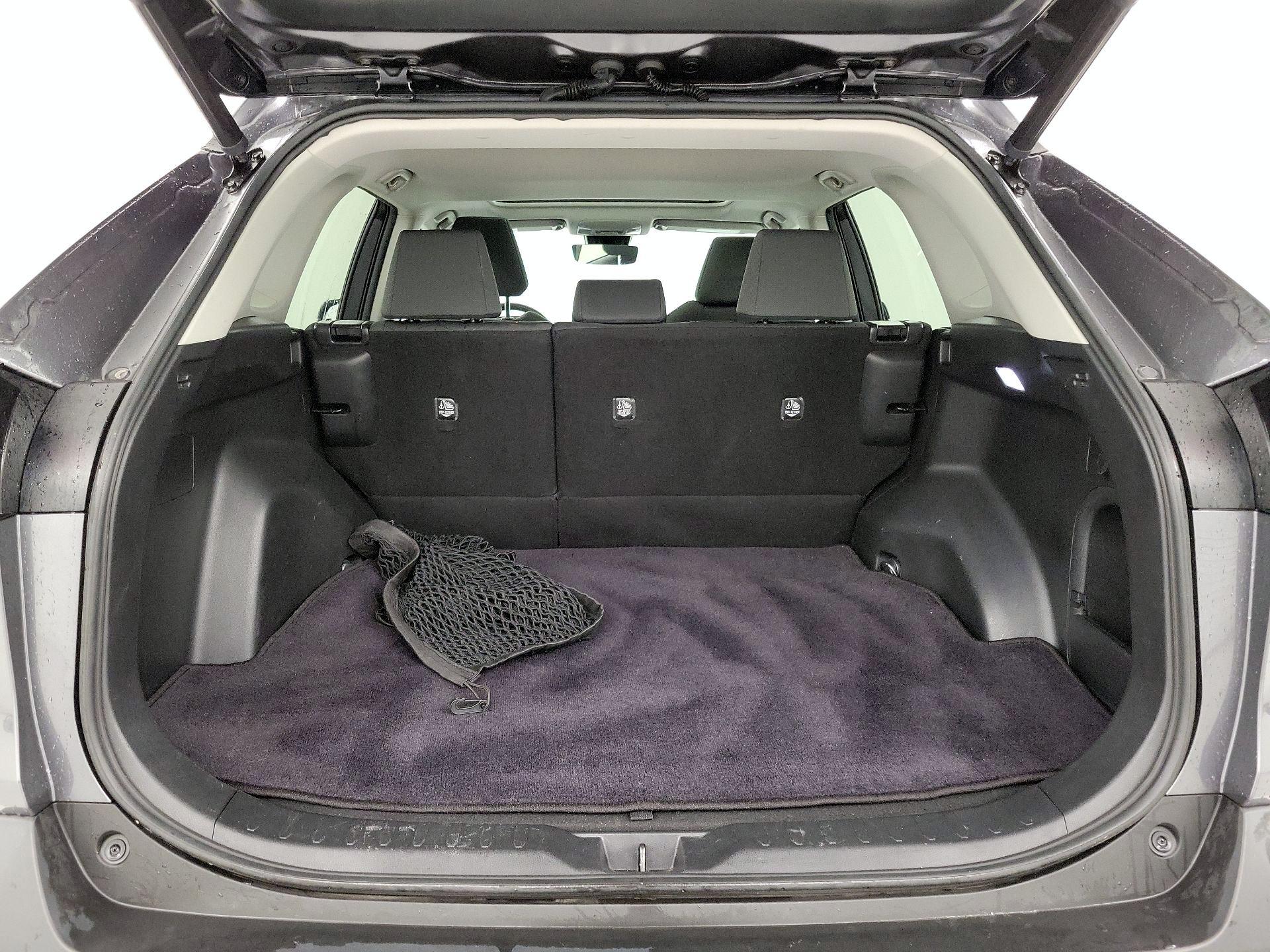 Thumbnail: 2022 Toyota RAV4 - 20