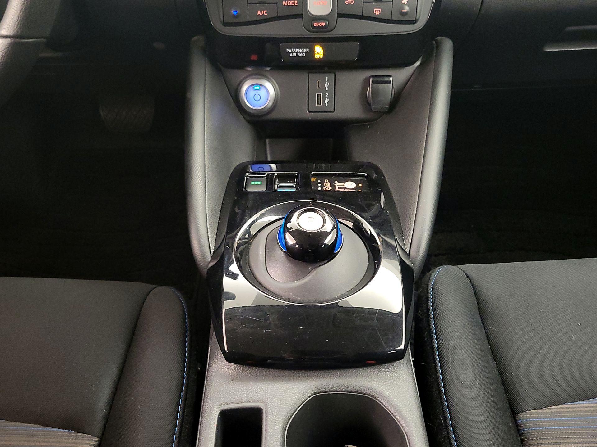Thumbnail: 2020 Nissan Leaf - 18