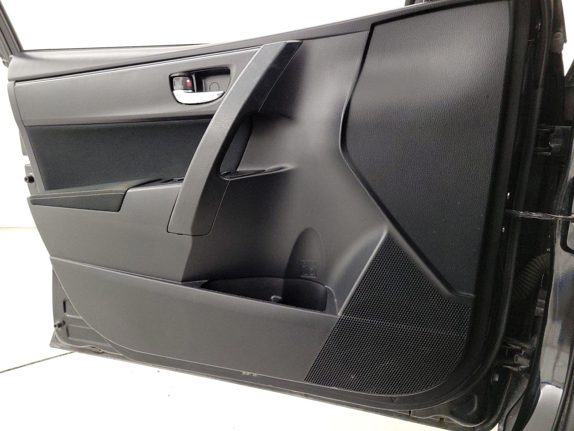 Thumbnail: 2018 Toyota Corolla - 12