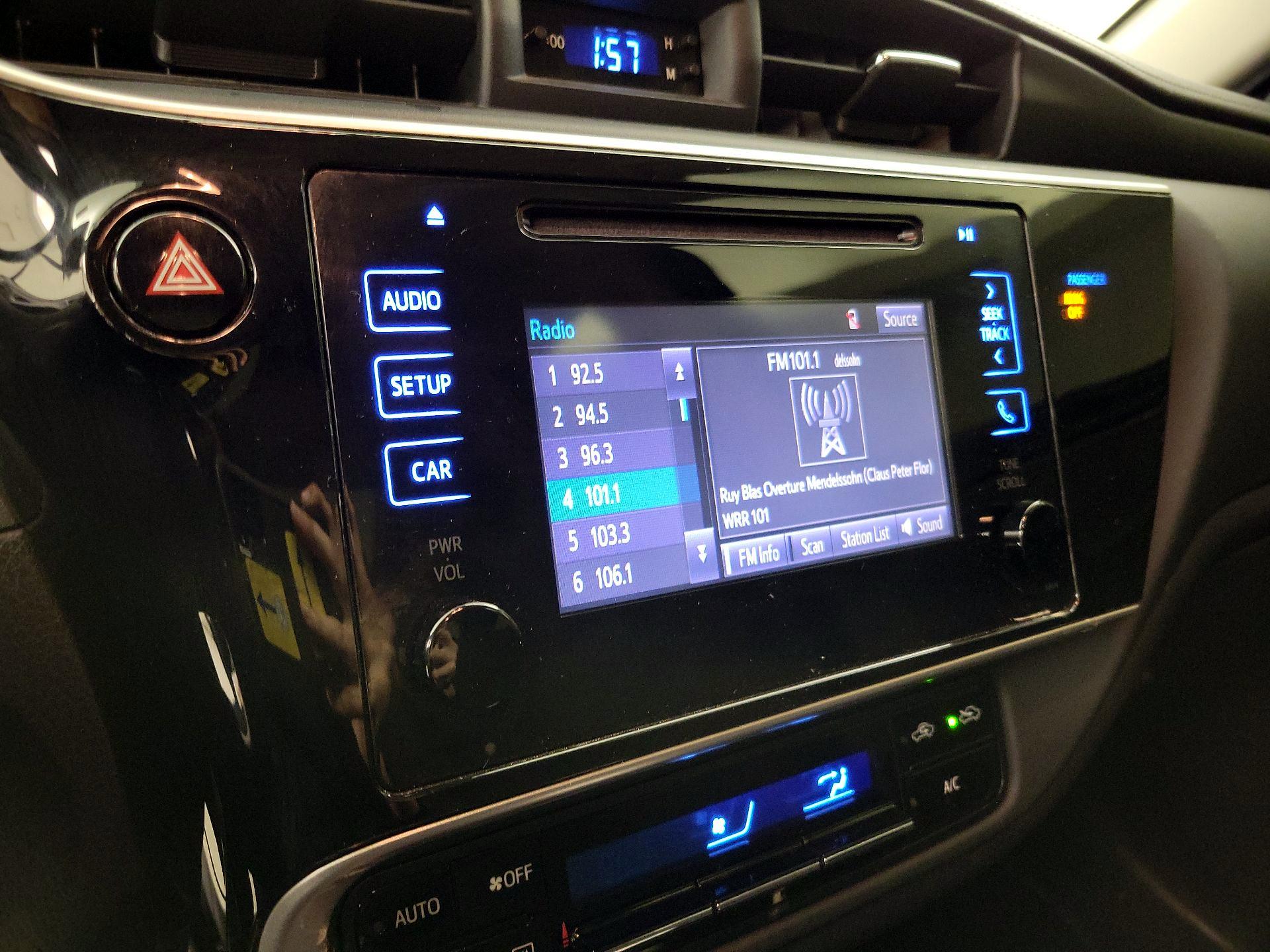 Thumbnail: 2018 Toyota Corolla - 15