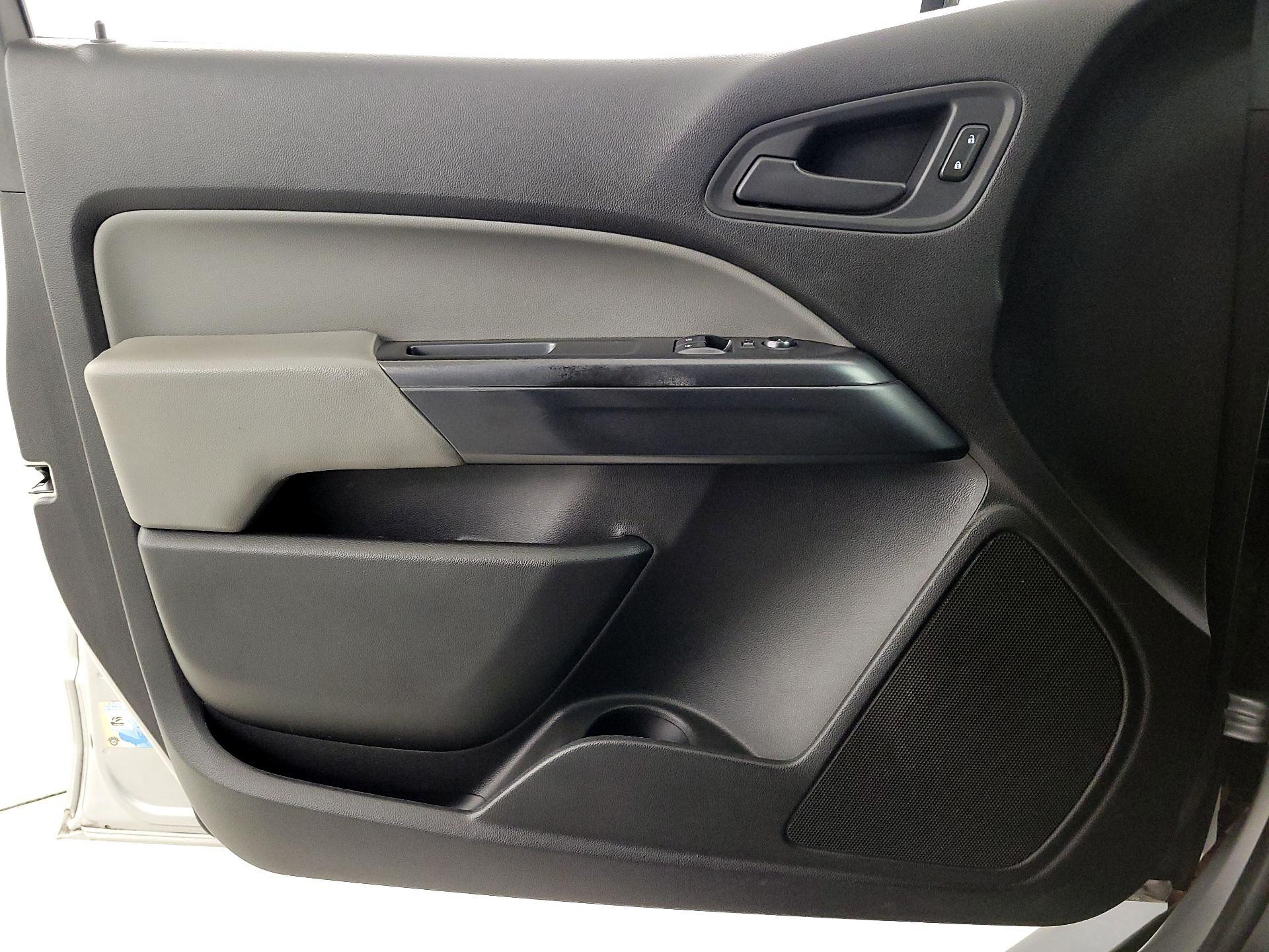 Thumbnail: 2017 Chevrolet Colorado - 12