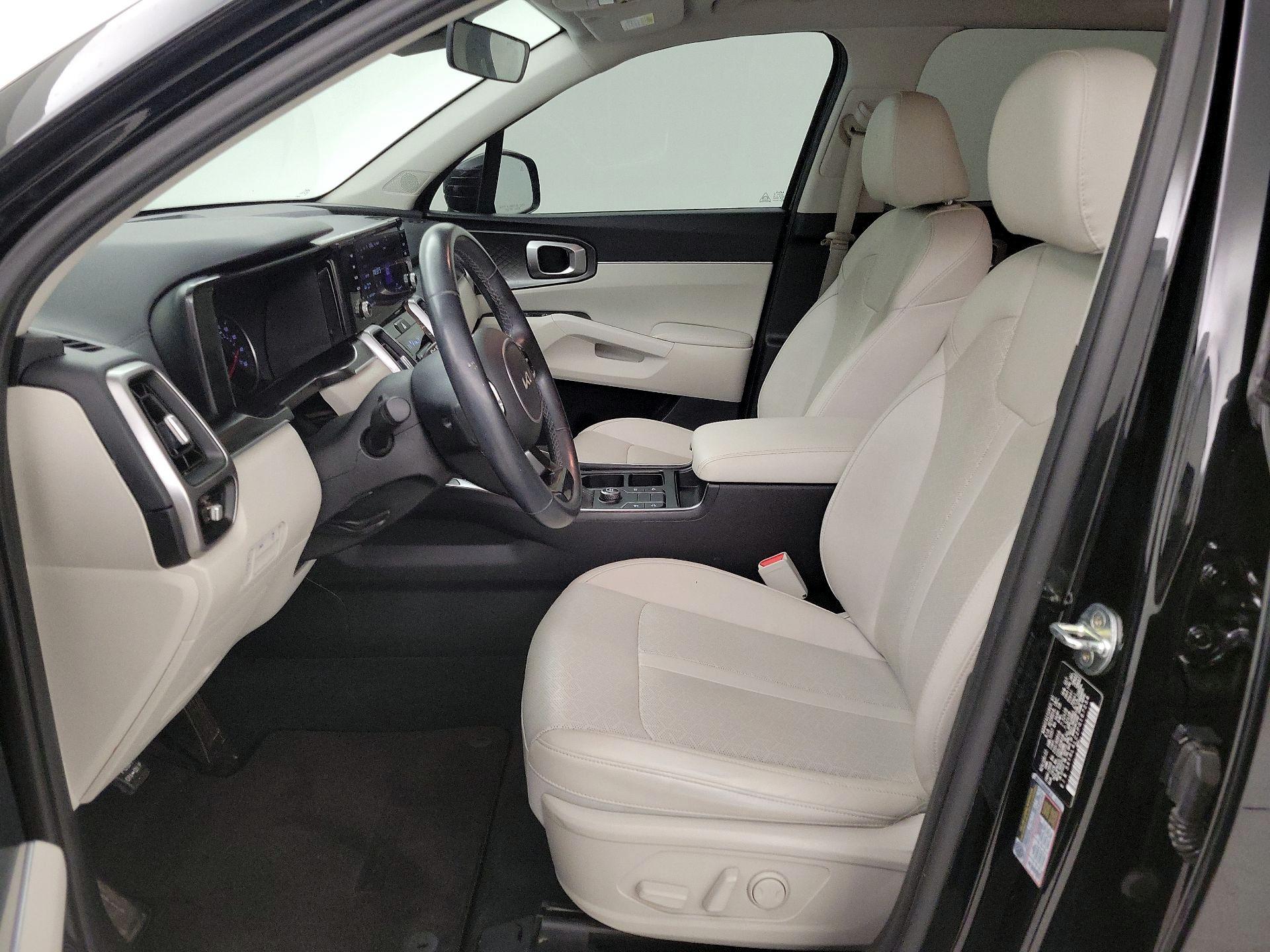 Thumbnail: 2023 Kia Sorento - 11