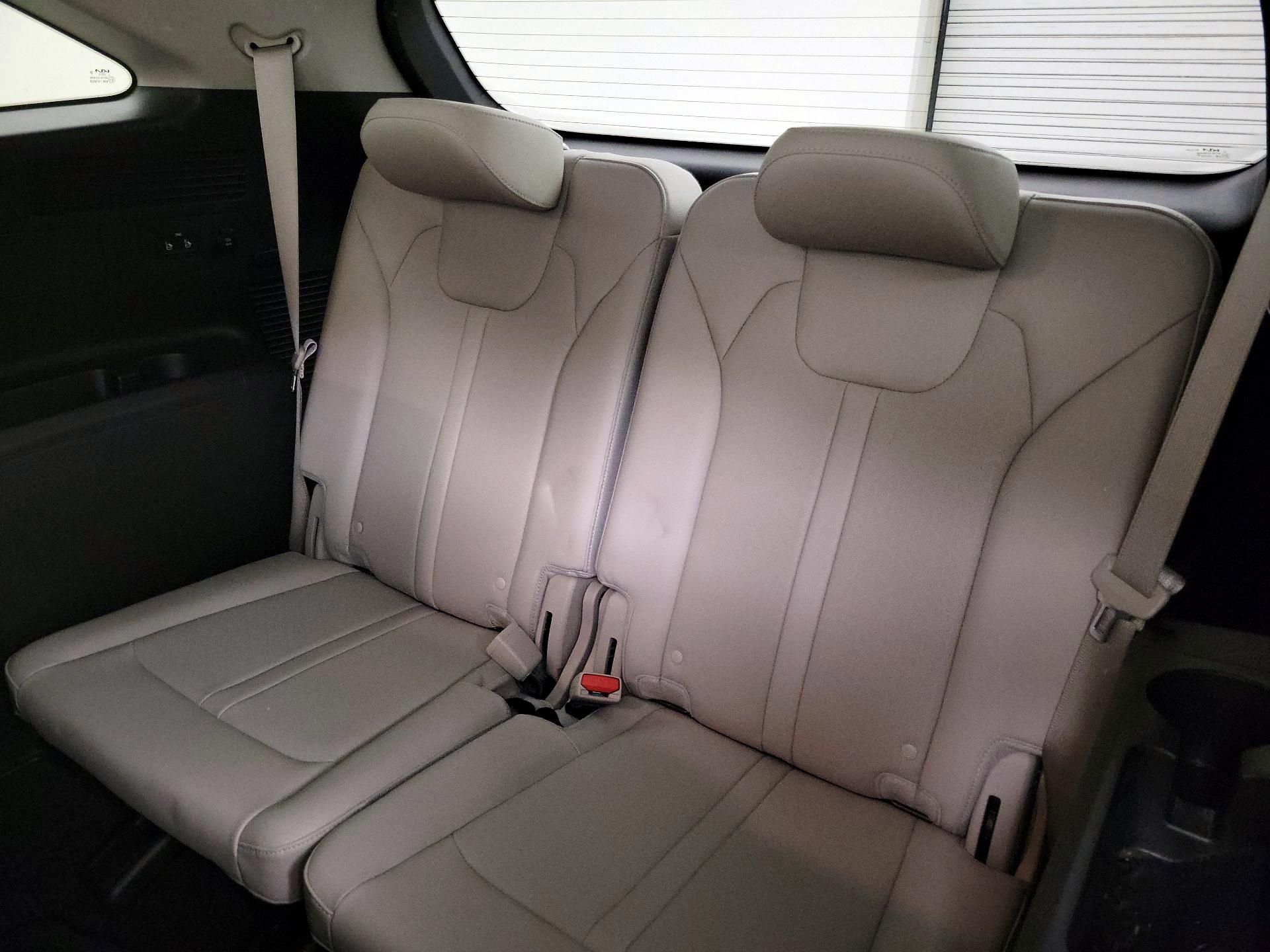 Thumbnail: 2023 Kia Sorento - 20