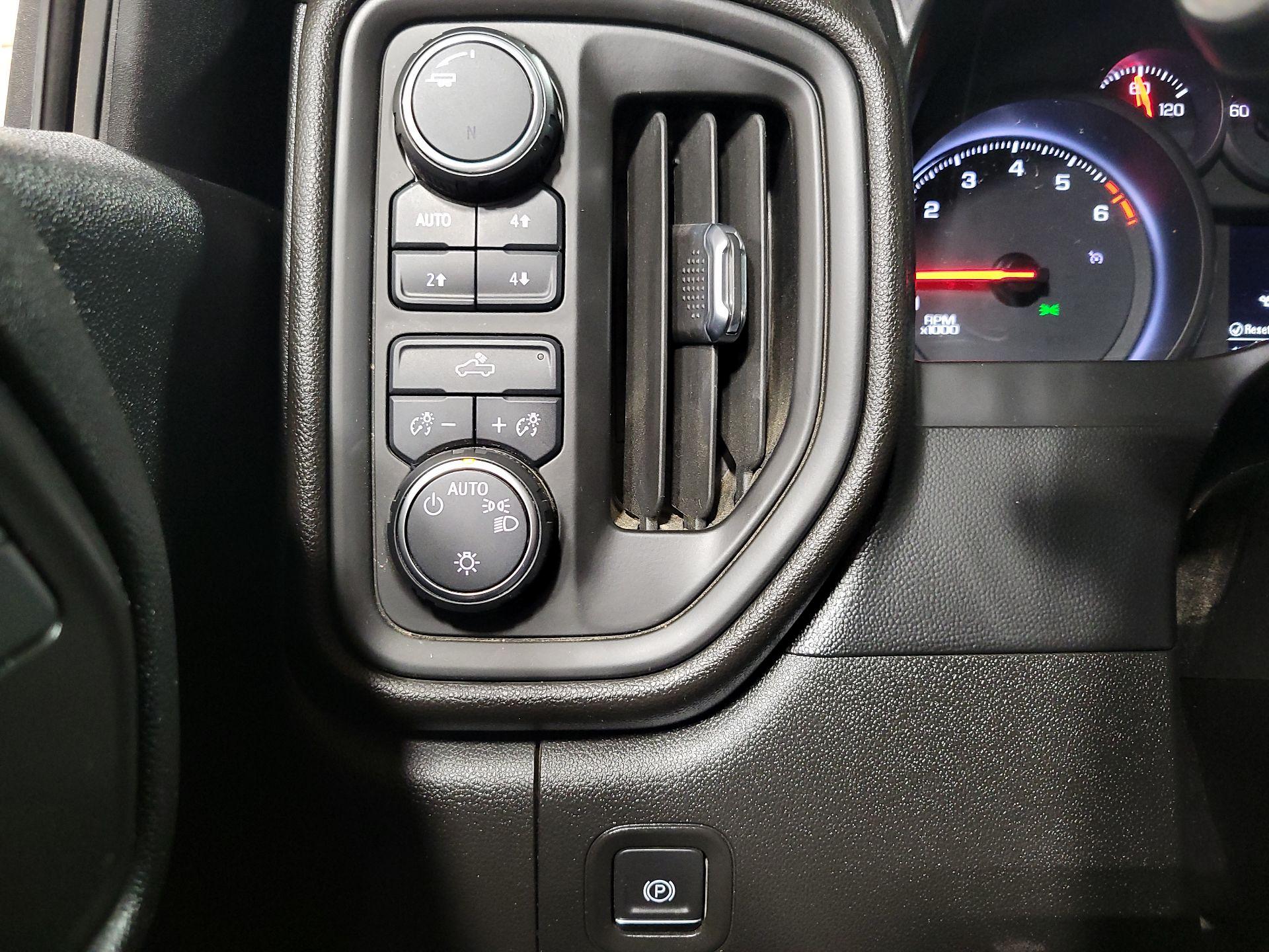 Thumbnail: 2021 Chevrolet Silverado 1500 - 13