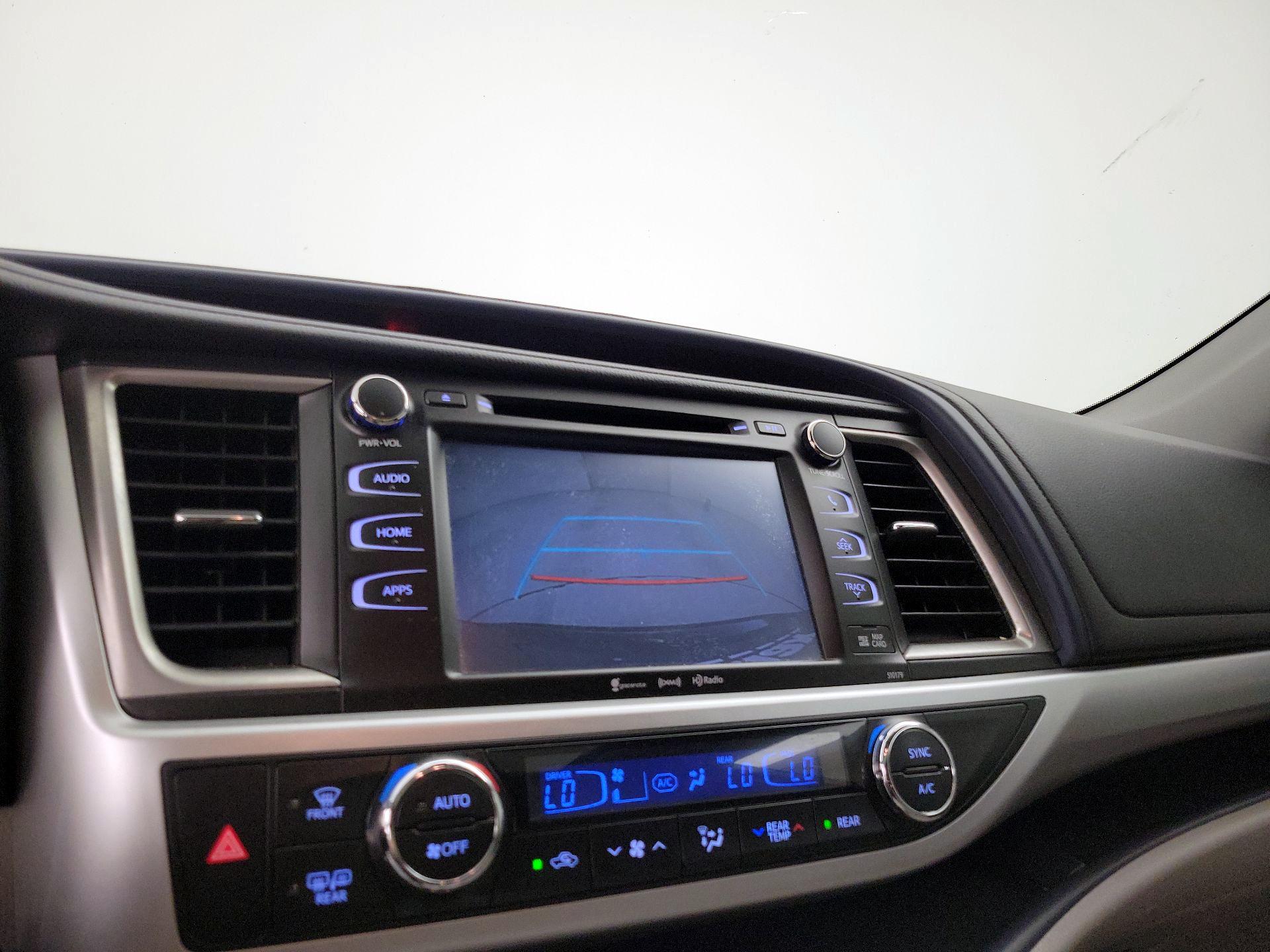 Thumbnail: 2018 Toyota Highlander - 14