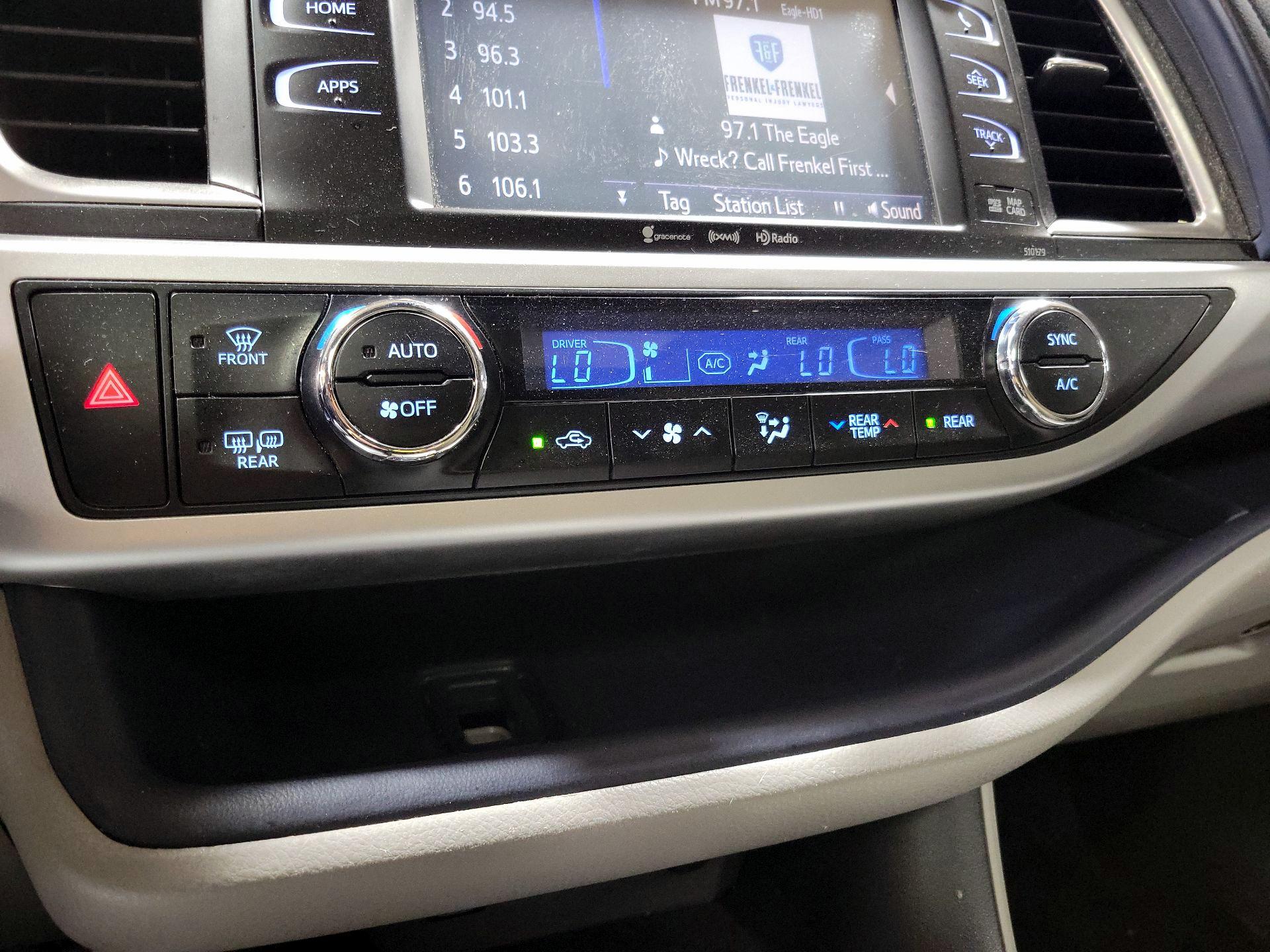 Thumbnail: 2018 Toyota Highlander - 16