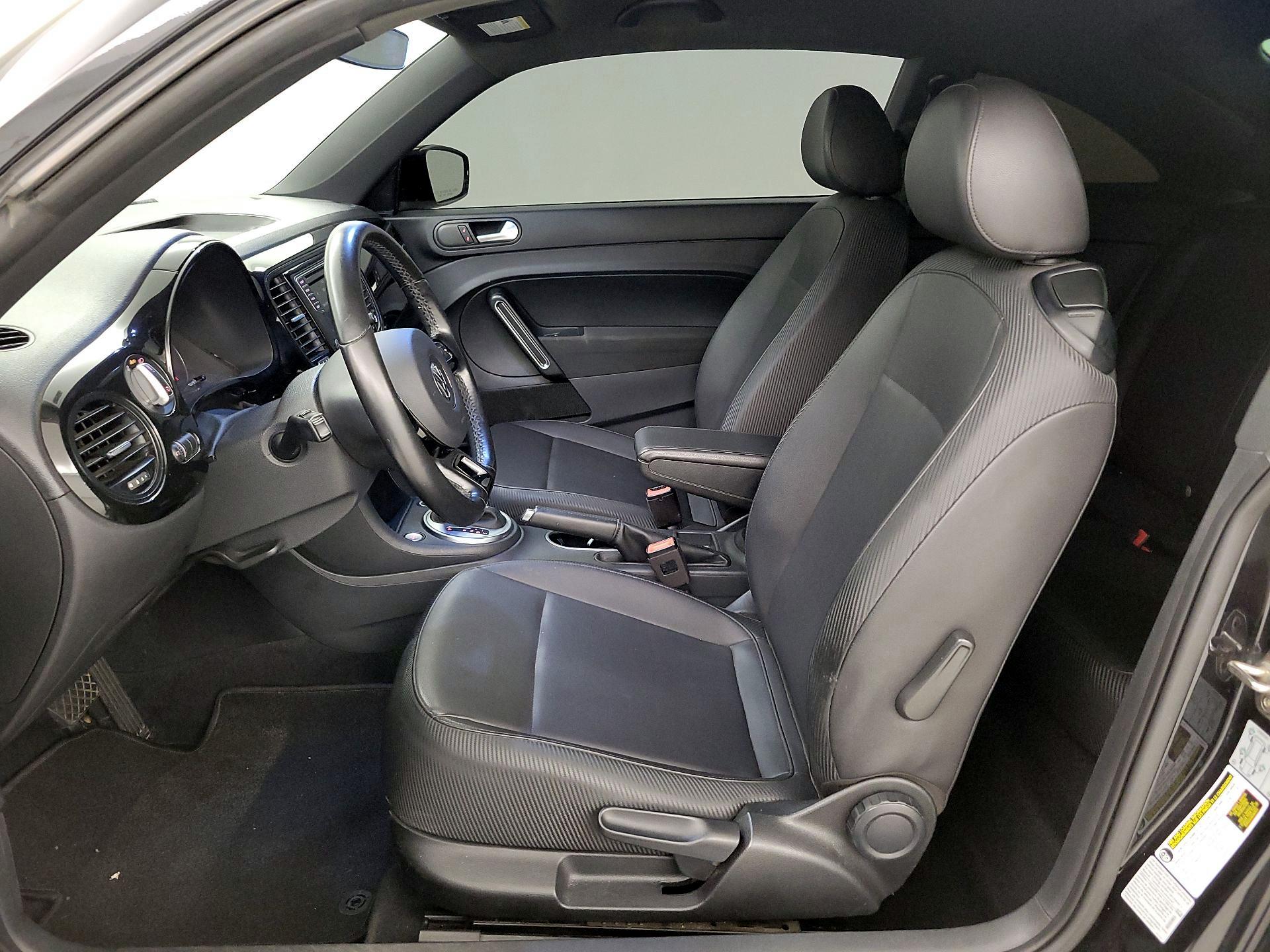 Thumbnail: 2018 Volkswagen Beetle - 11