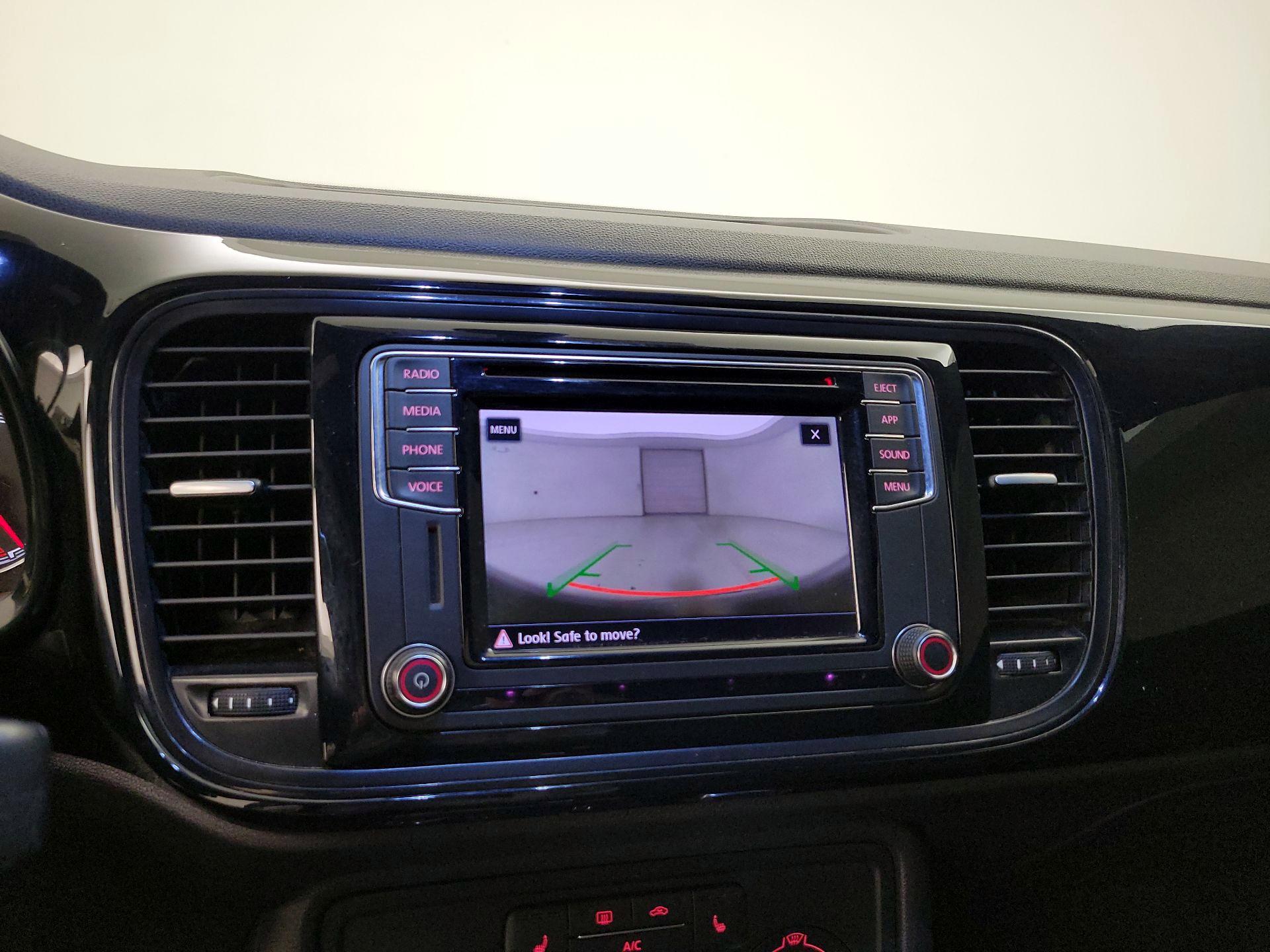 Thumbnail: 2018 Volkswagen Beetle - 14