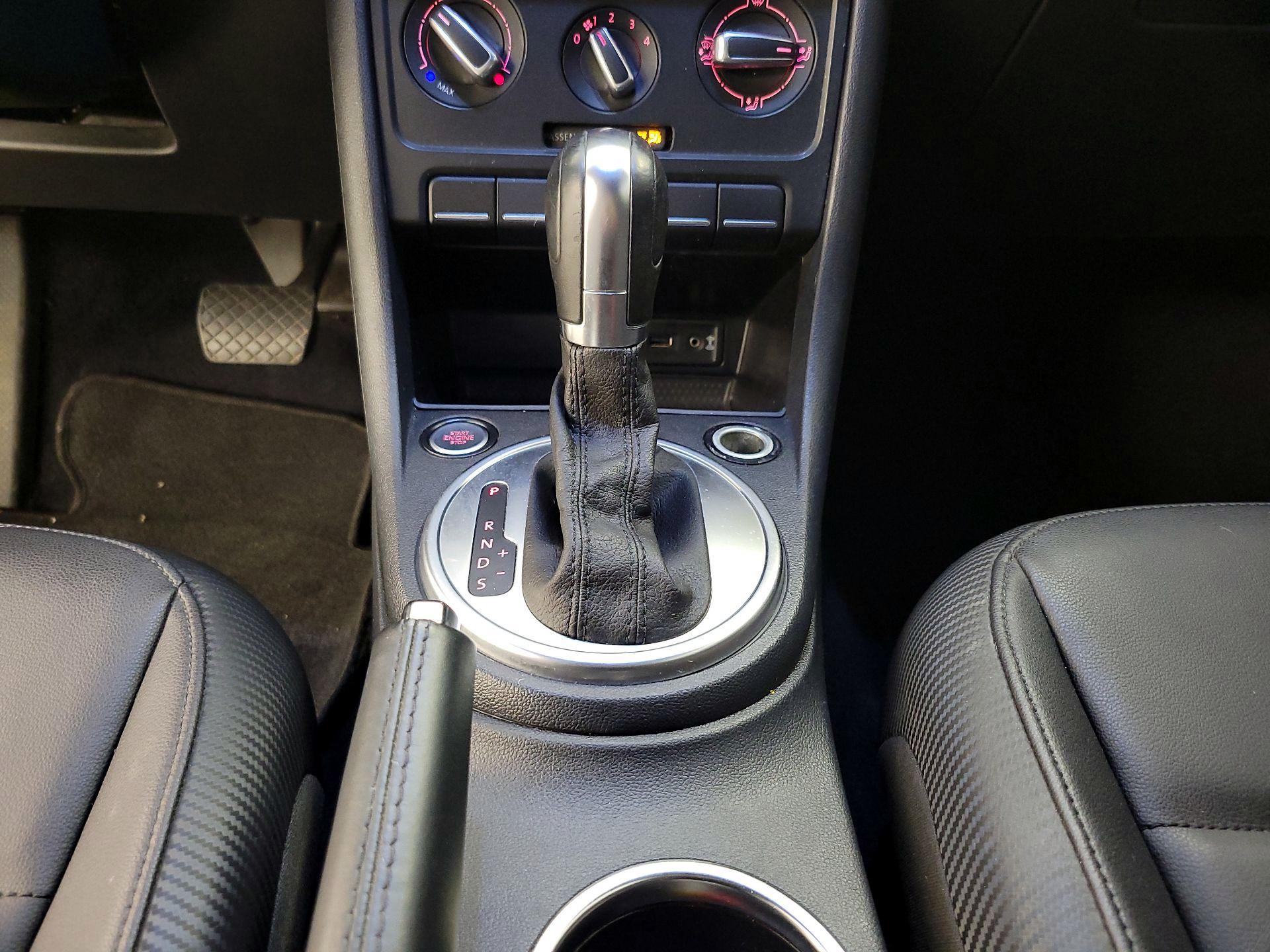 Thumbnail: 2018 Volkswagen Beetle - 17