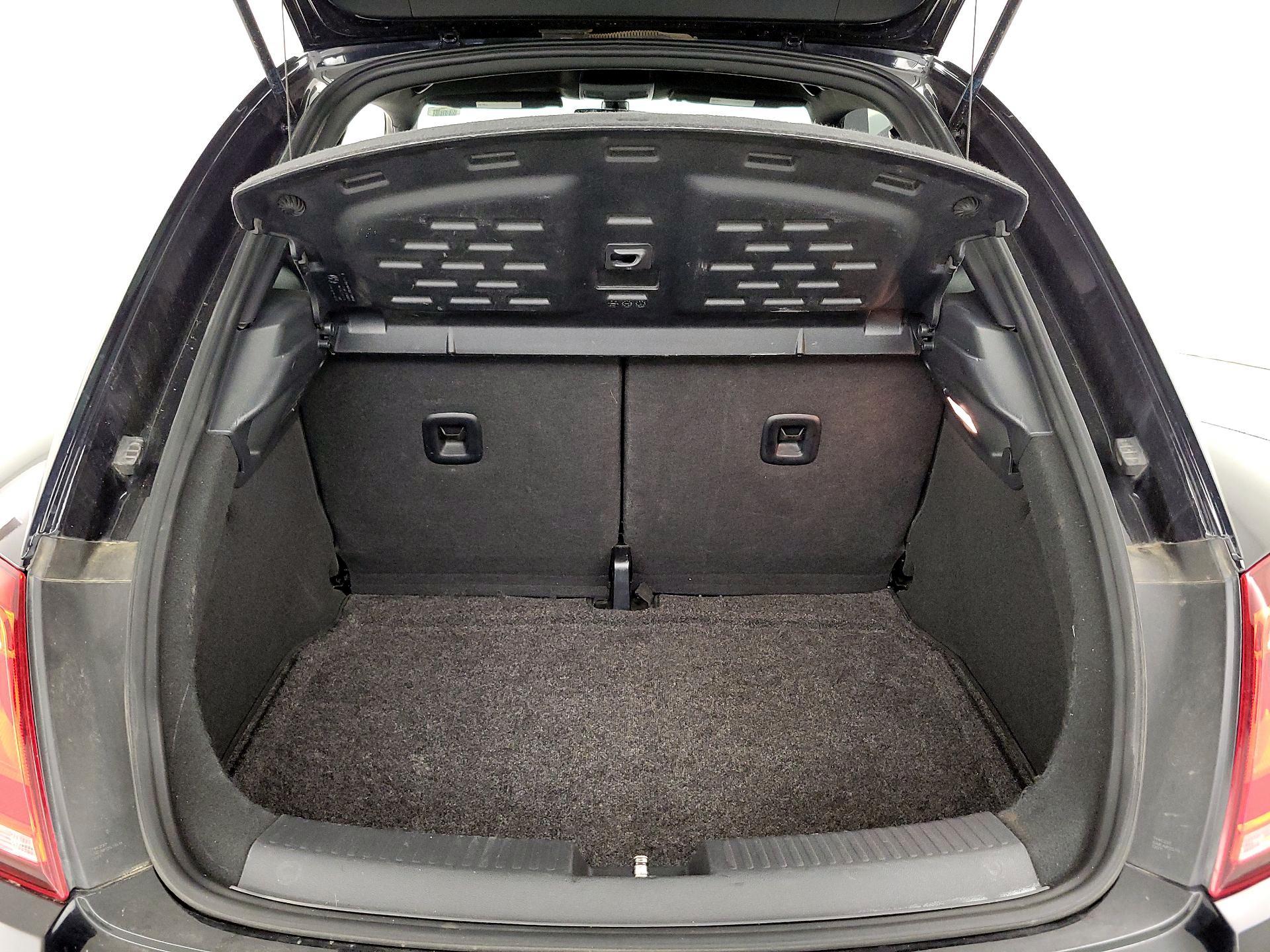 Thumbnail: 2018 Volkswagen Beetle - 19