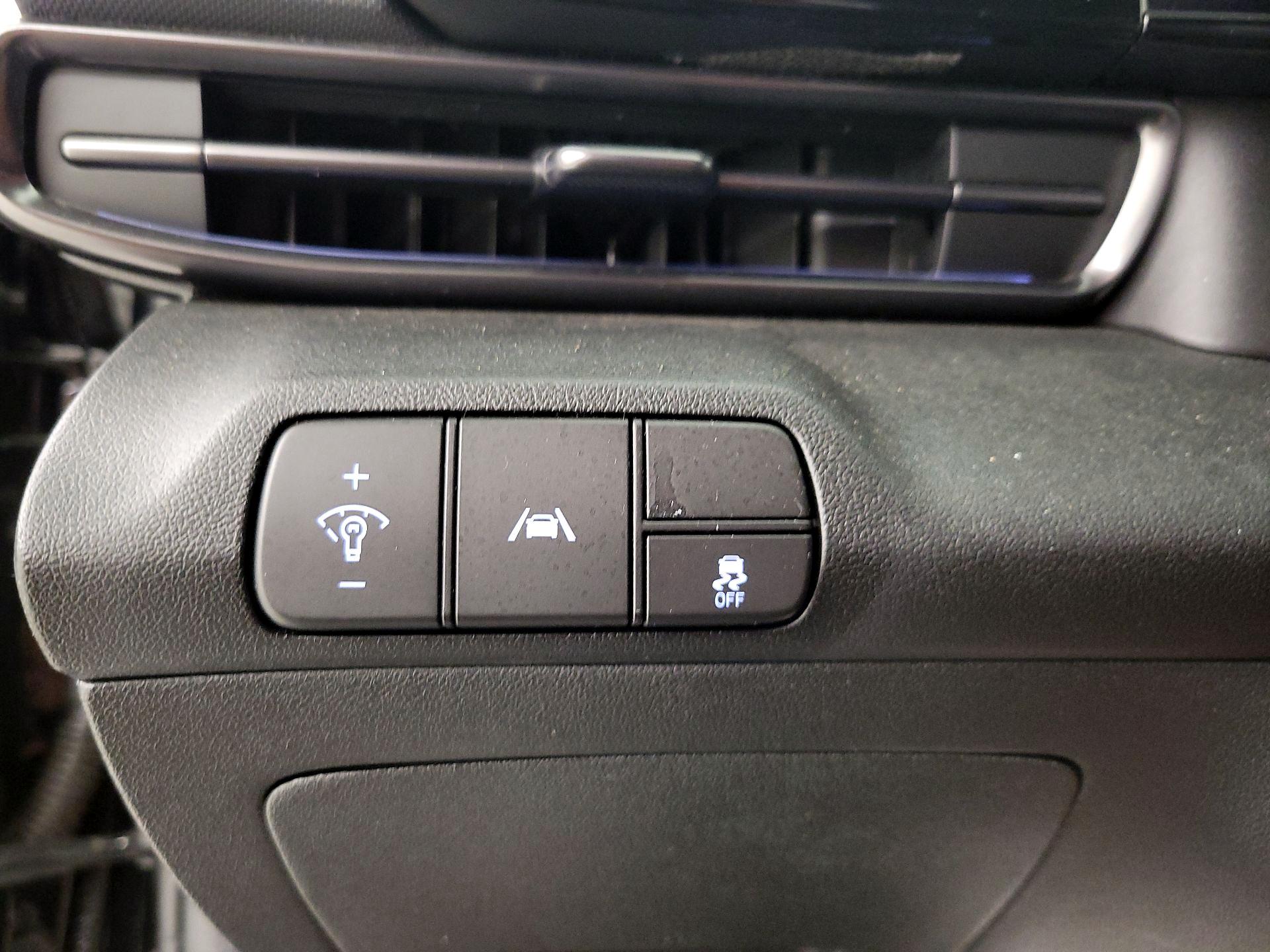 Thumbnail: 2022 Hyundai Elantra - 13