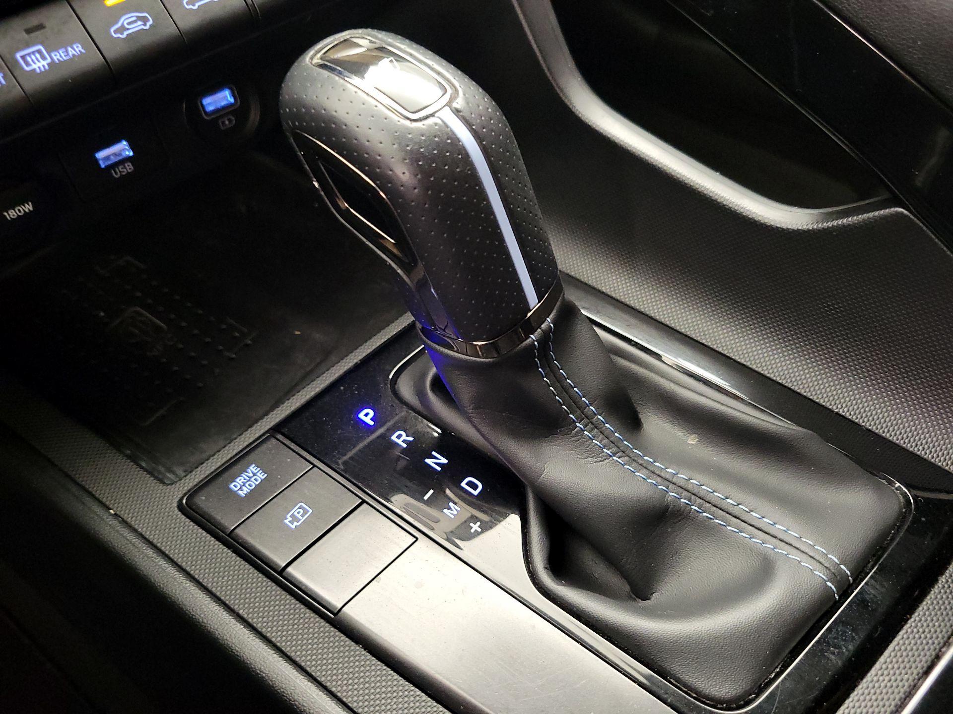 Thumbnail: 2022 Hyundai Elantra - 17