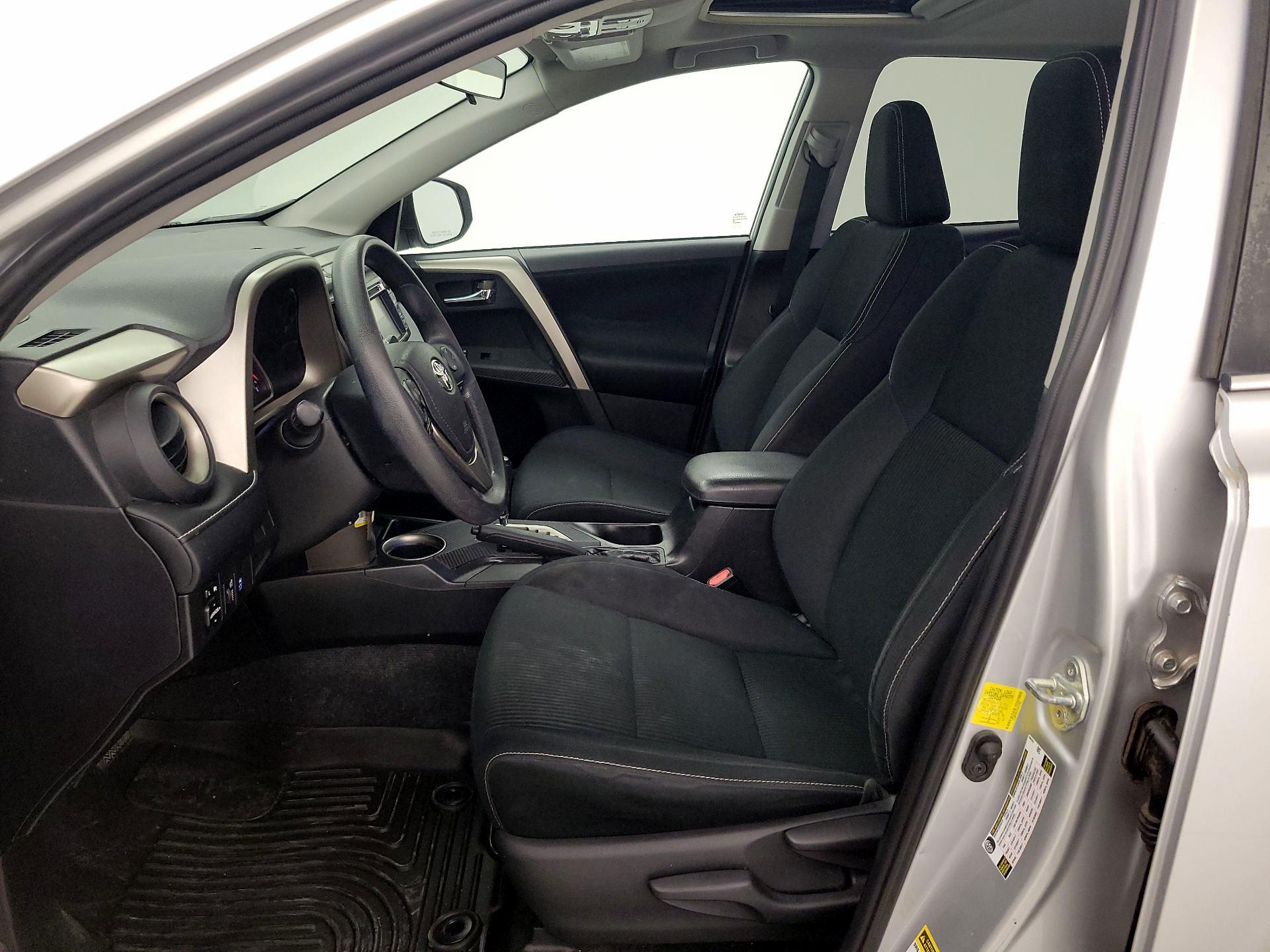 Thumbnail: 2015 Toyota RAV4 - 11