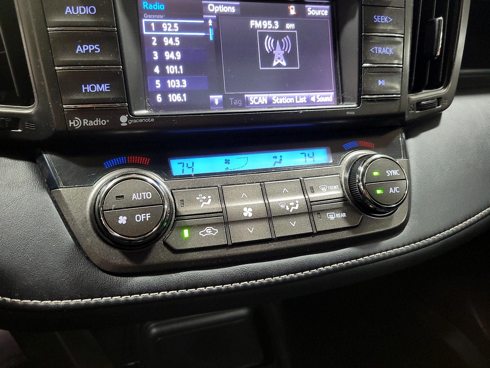 Thumbnail: 2015 Toyota RAV4 - 16