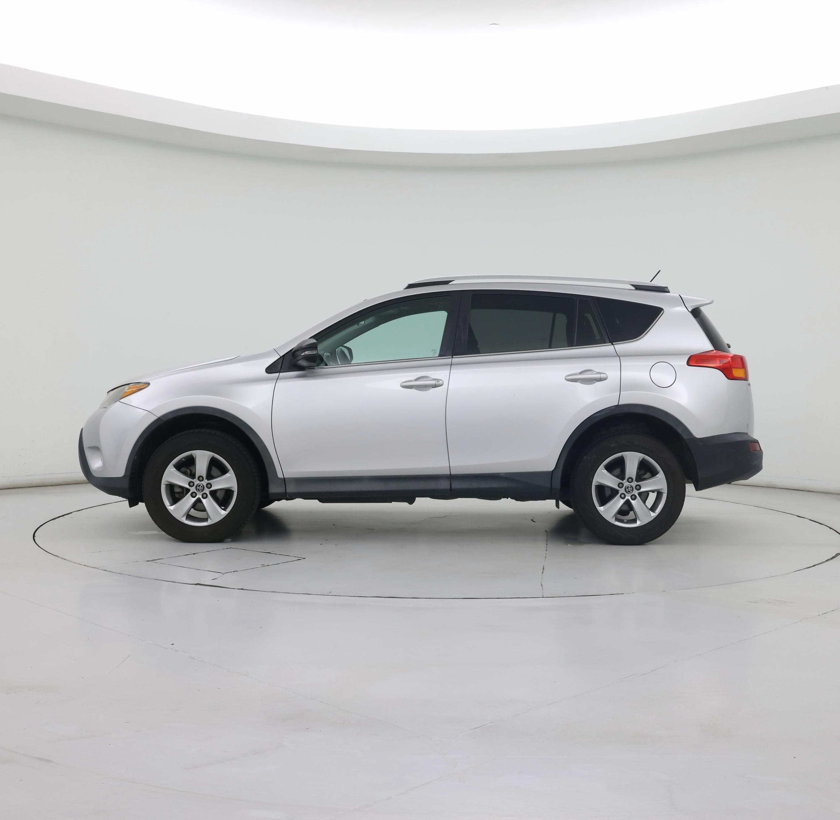Thumbnail: 2015 Toyota RAV4 - 3