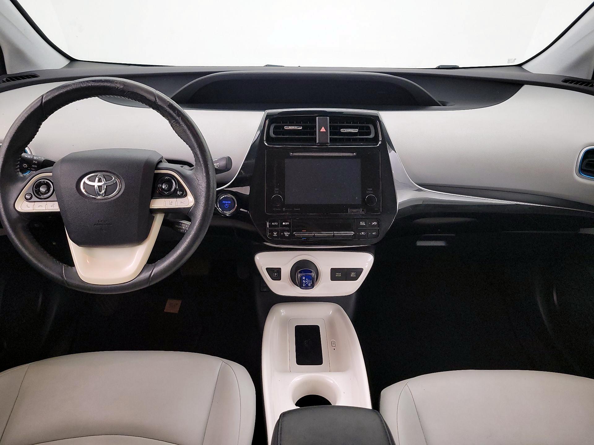 Thumbnail: 2017 Toyota Prius - 9