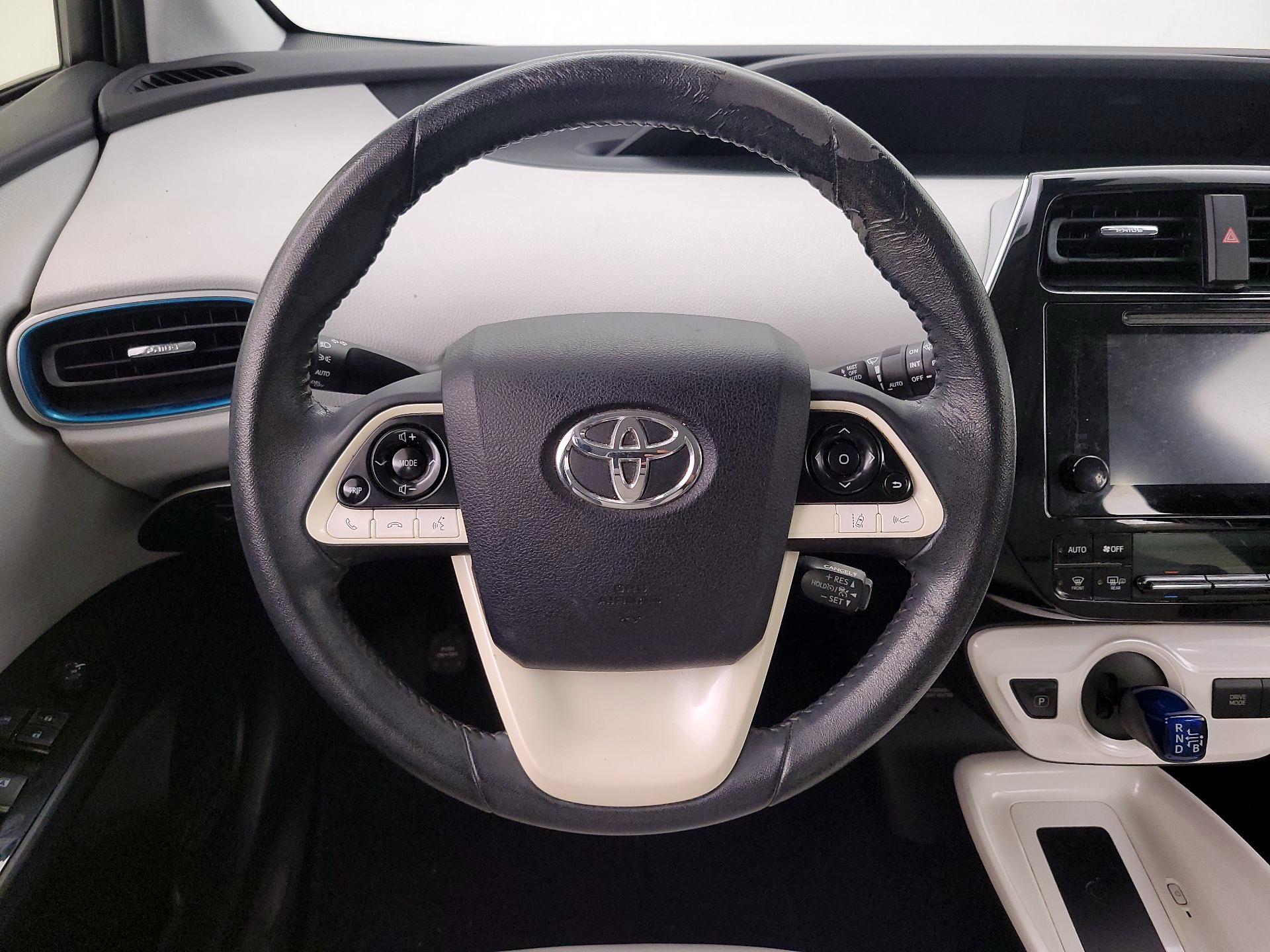 Thumbnail: 2017 Toyota Prius - 10