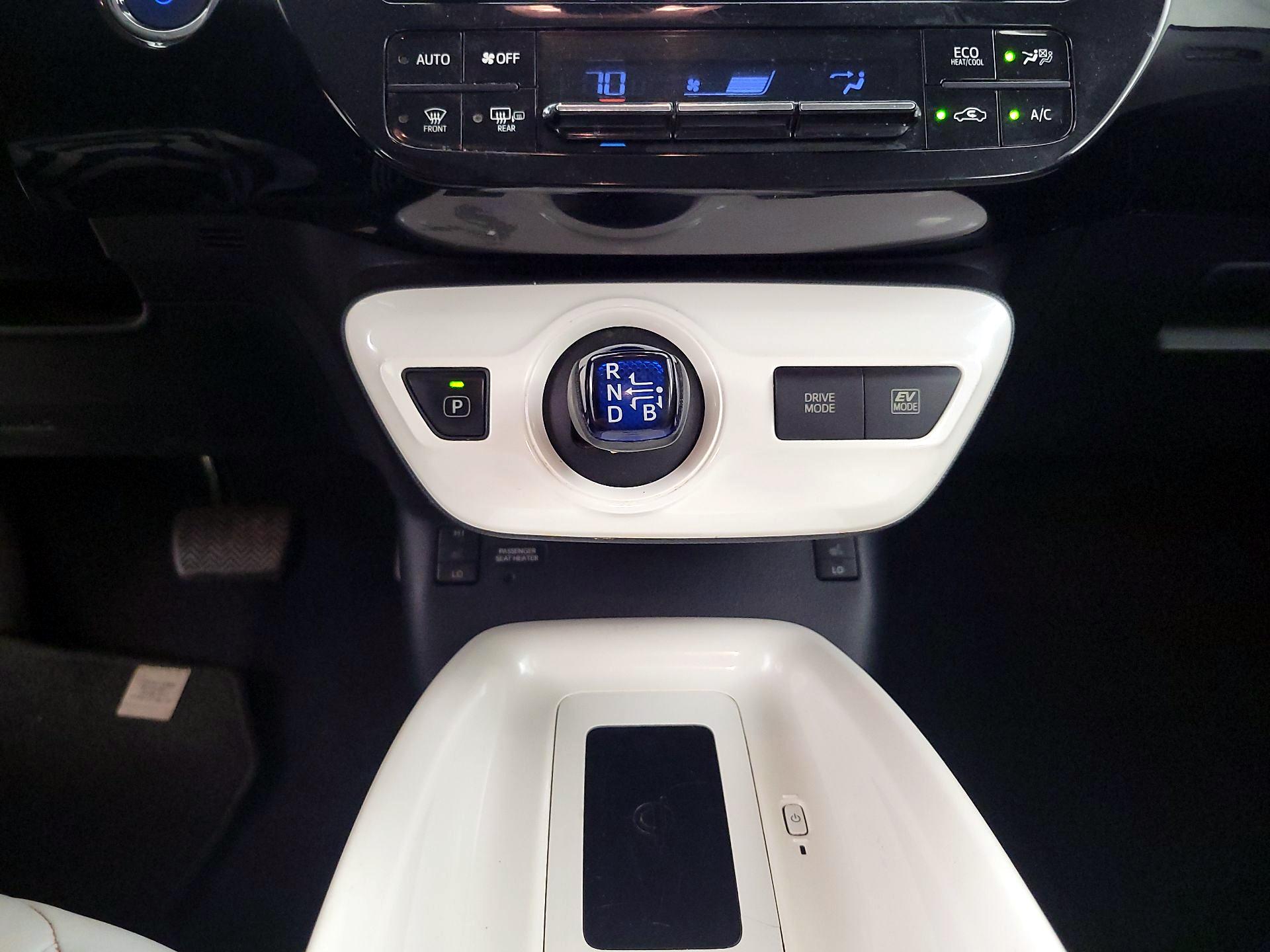 Thumbnail: 2017 Toyota Prius - 17