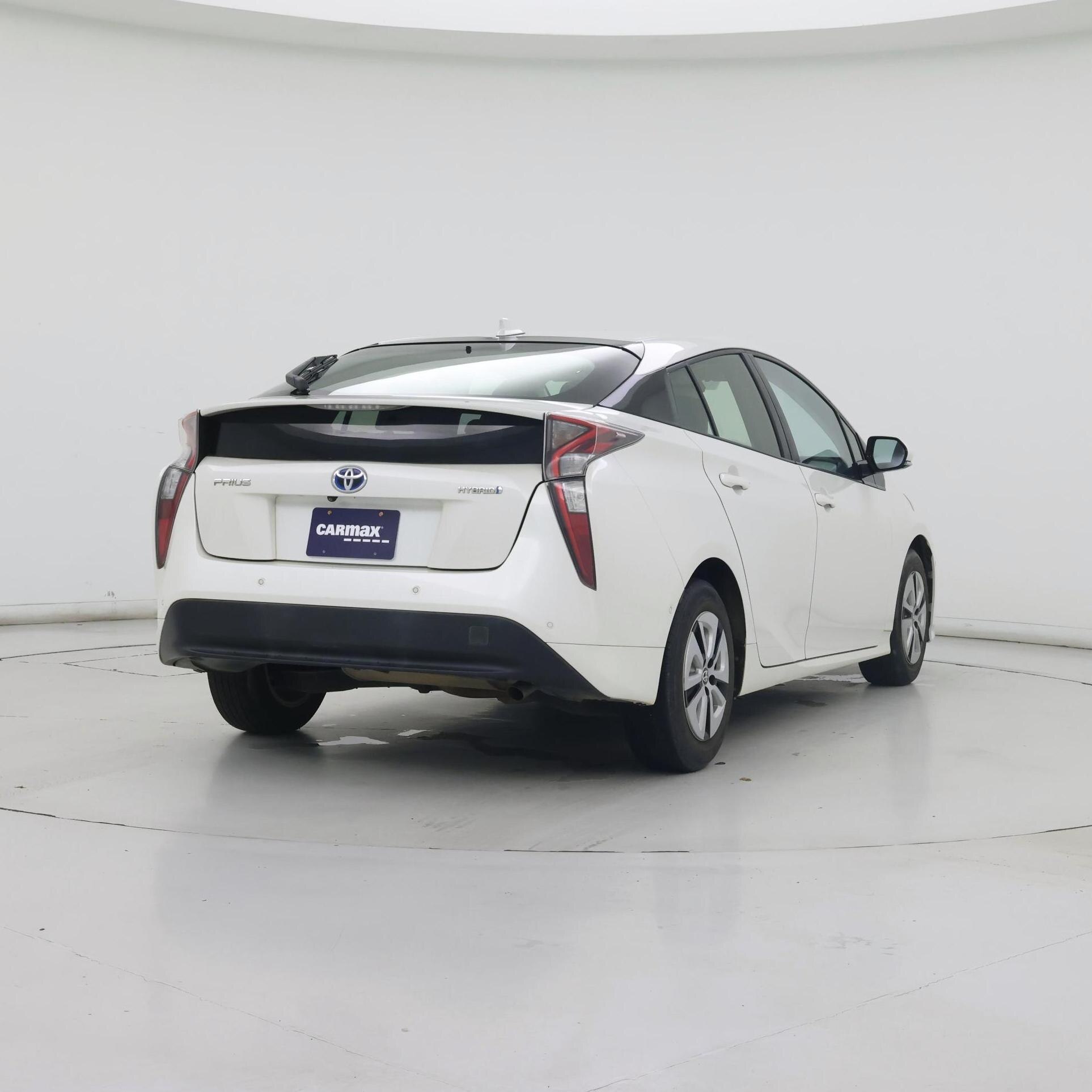 Thumbnail: 2017 Toyota Prius - 8